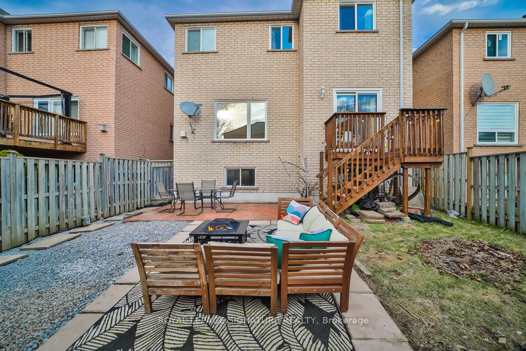 1446 Sandhurst Crescent