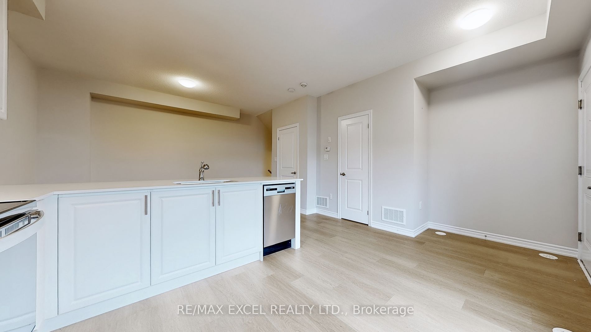 470 Beresford Path, #12