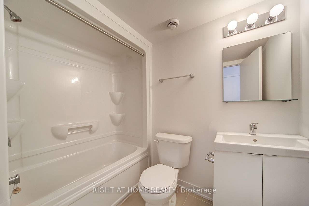 1760 Simcoe Street N #67