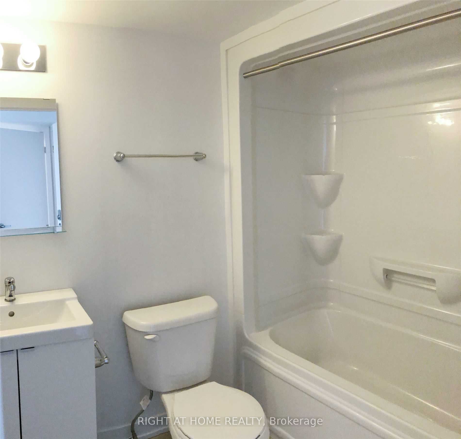 1760 Simcoe Street N #67