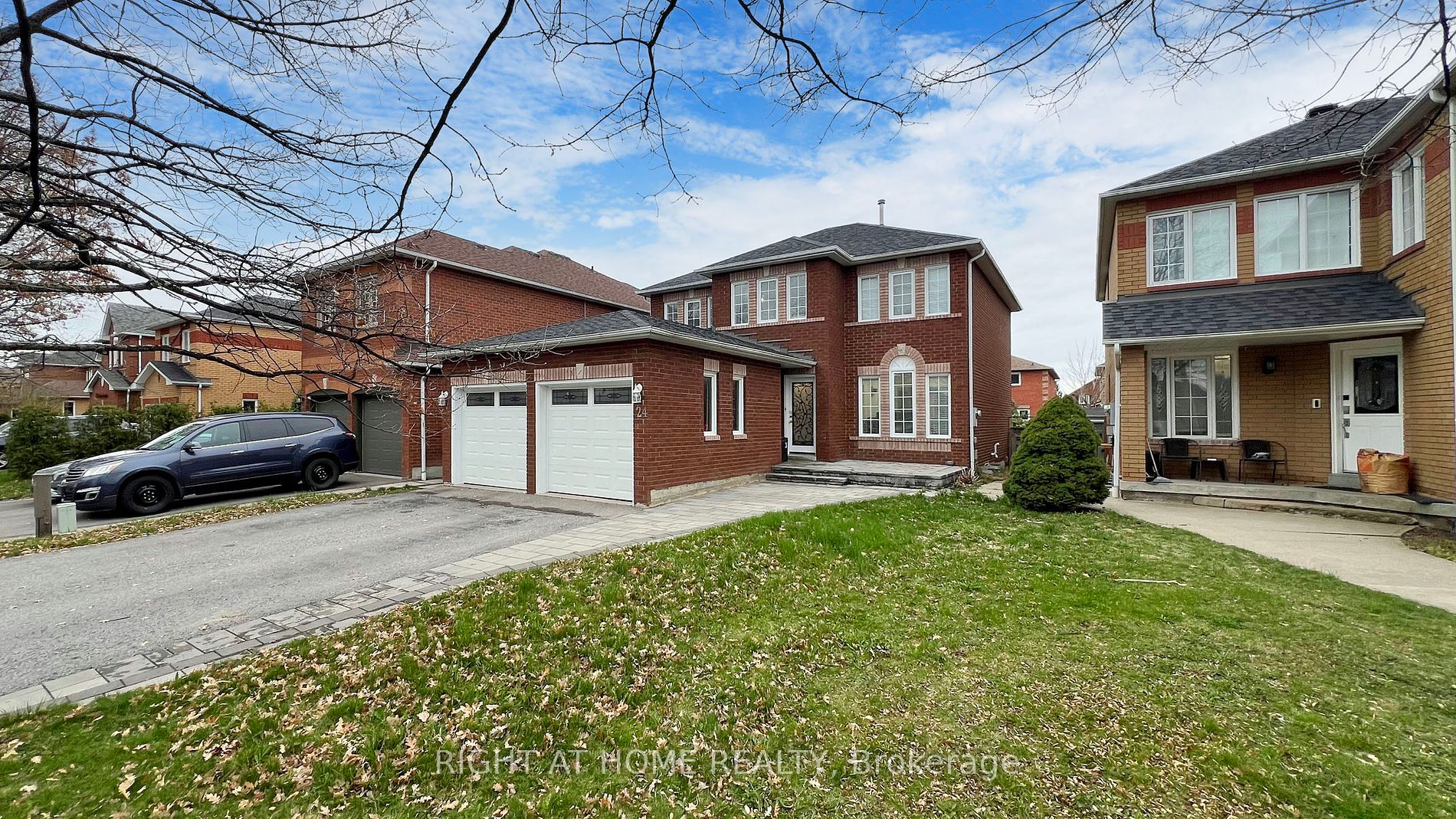 24 Holmes Crescent