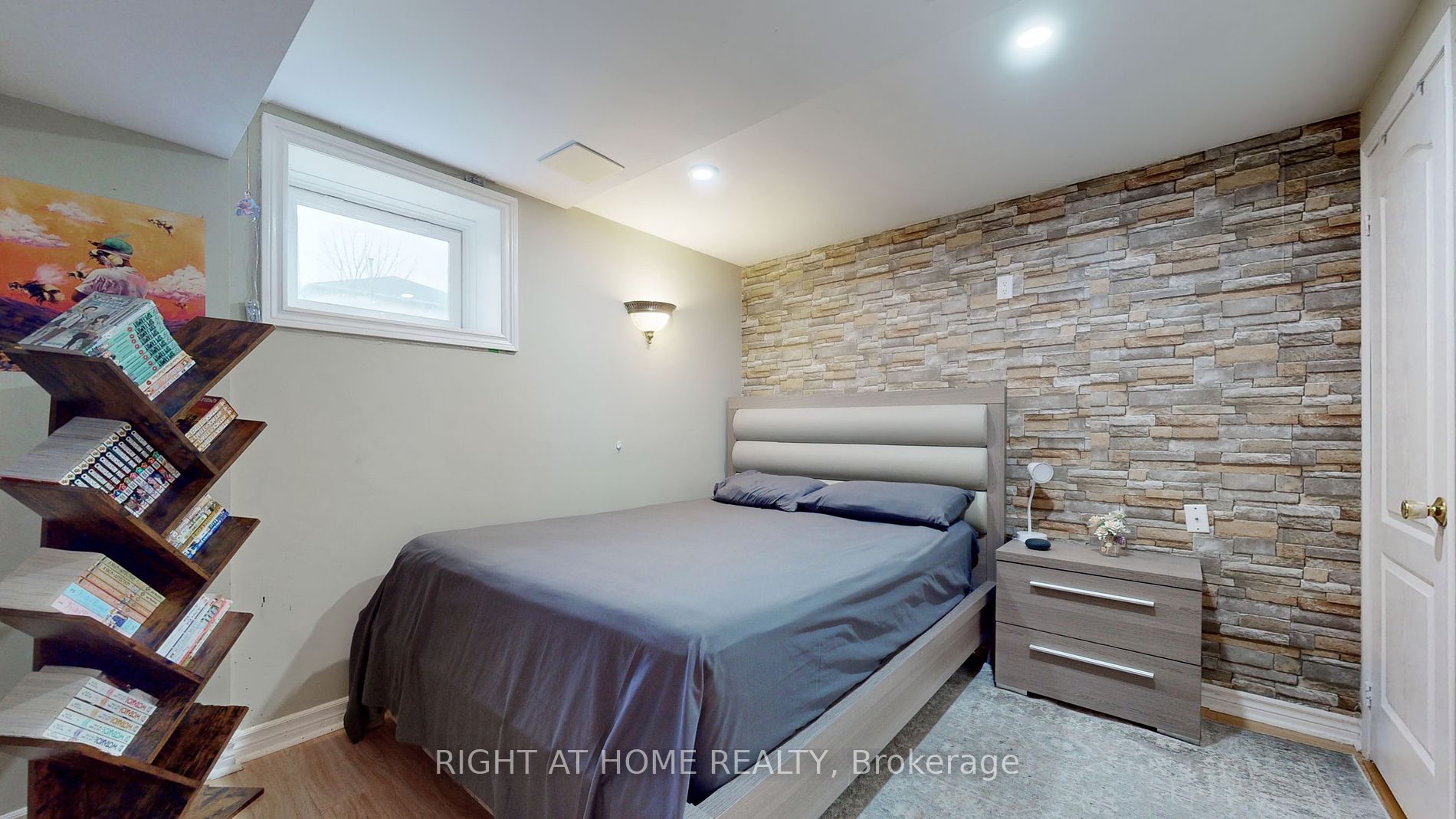 24 Holmes Crescent