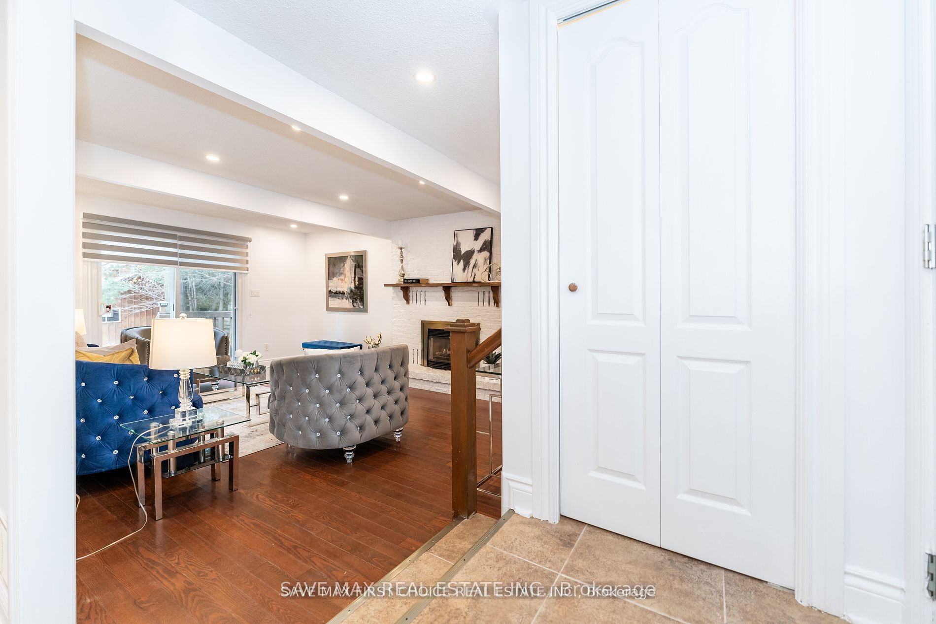 180 Columbus Road W