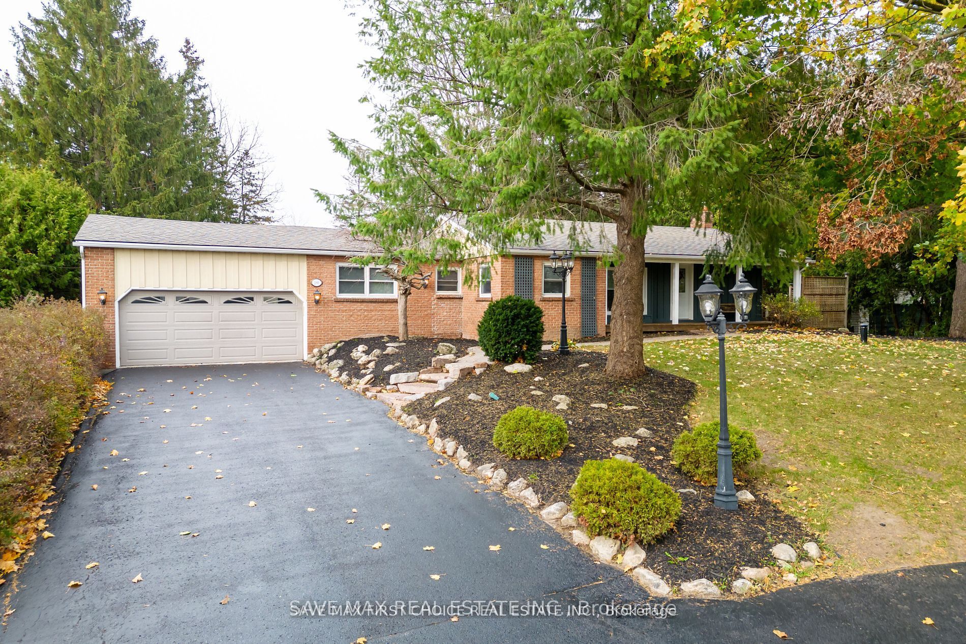 180 Columbus Road W