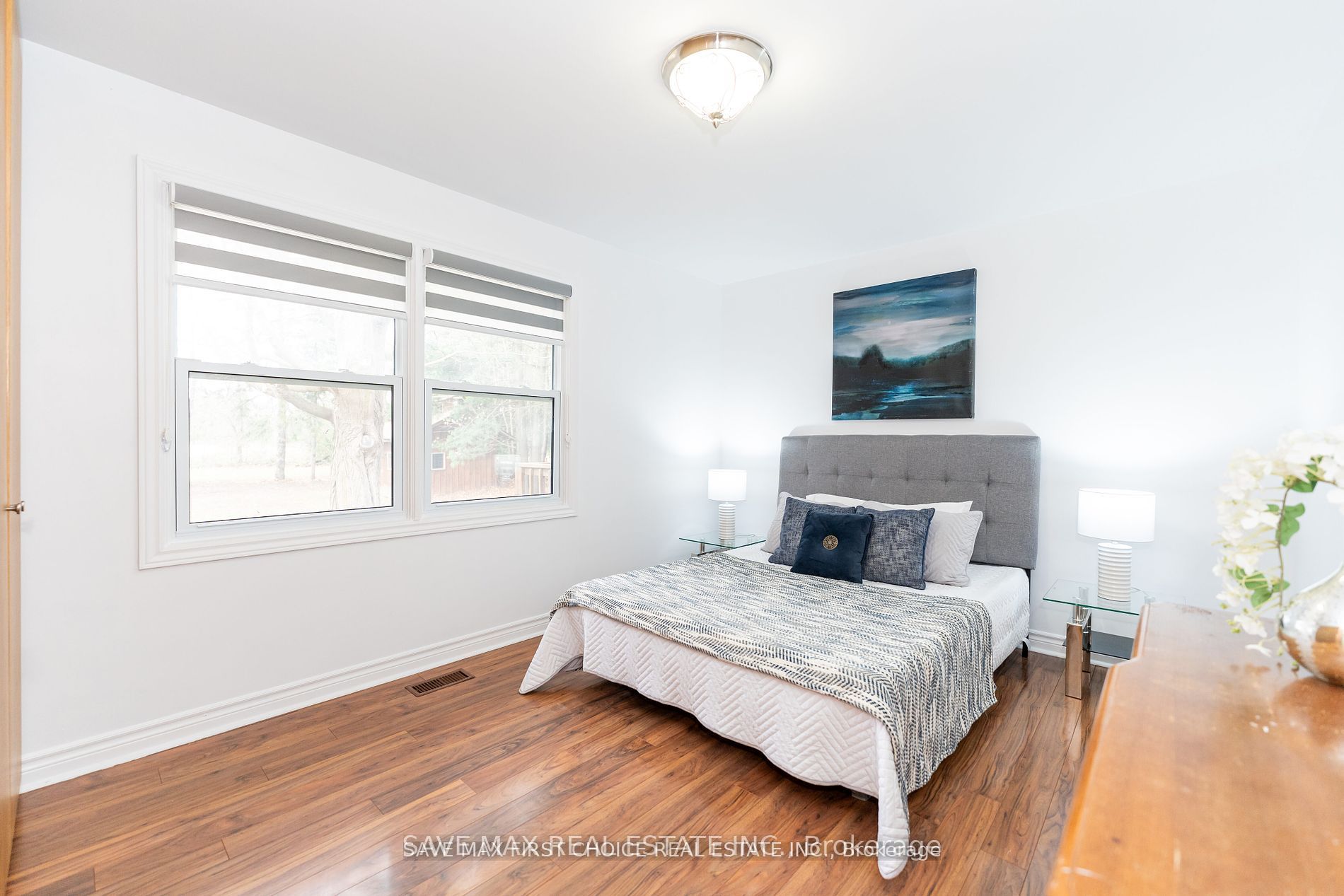 180 Columbus Road W