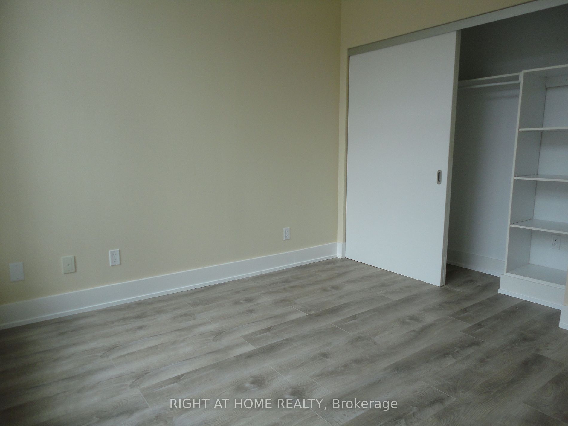 66 Kippendavie Ave, #217