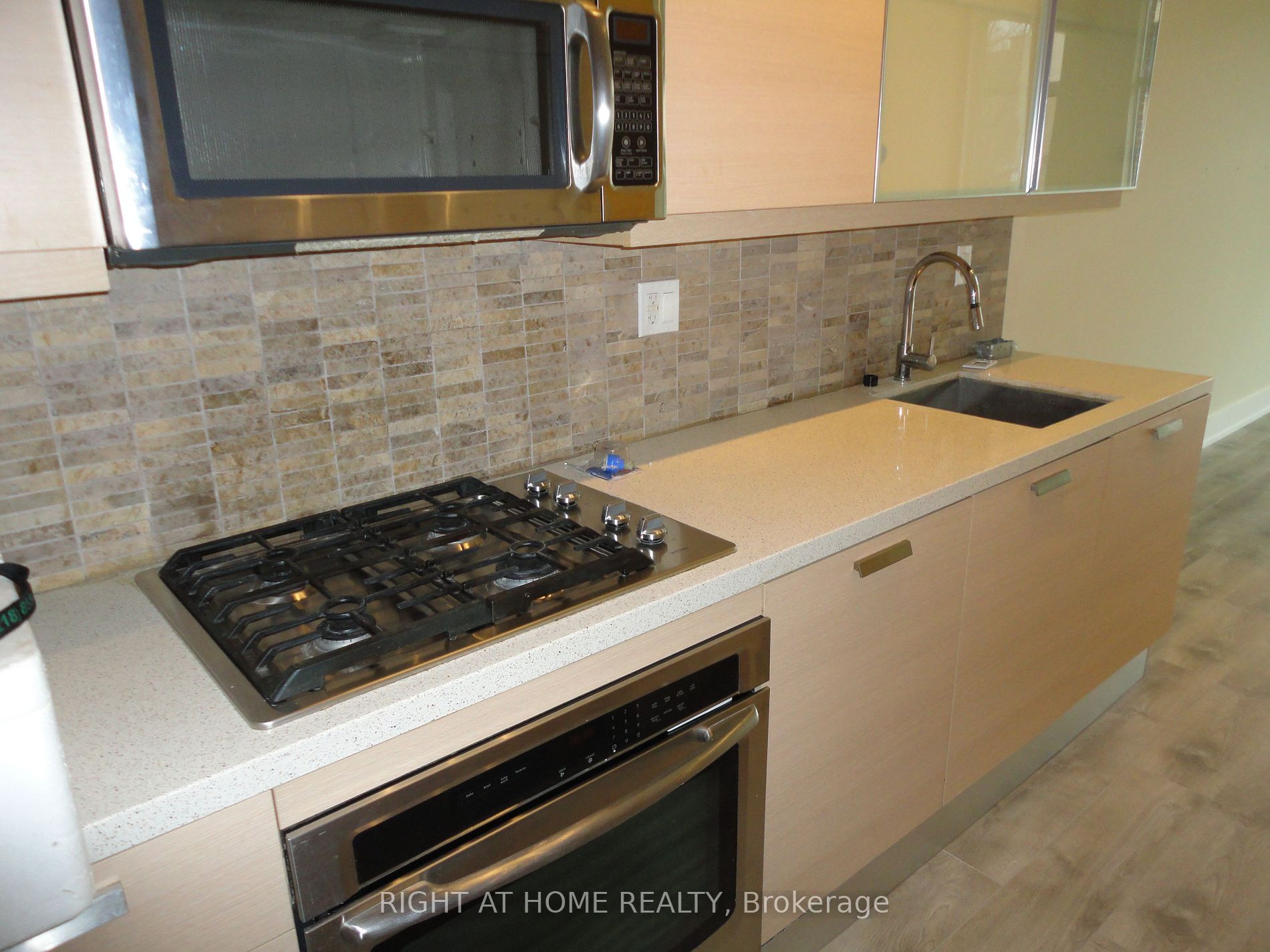 66 Kippendavie Ave, #217