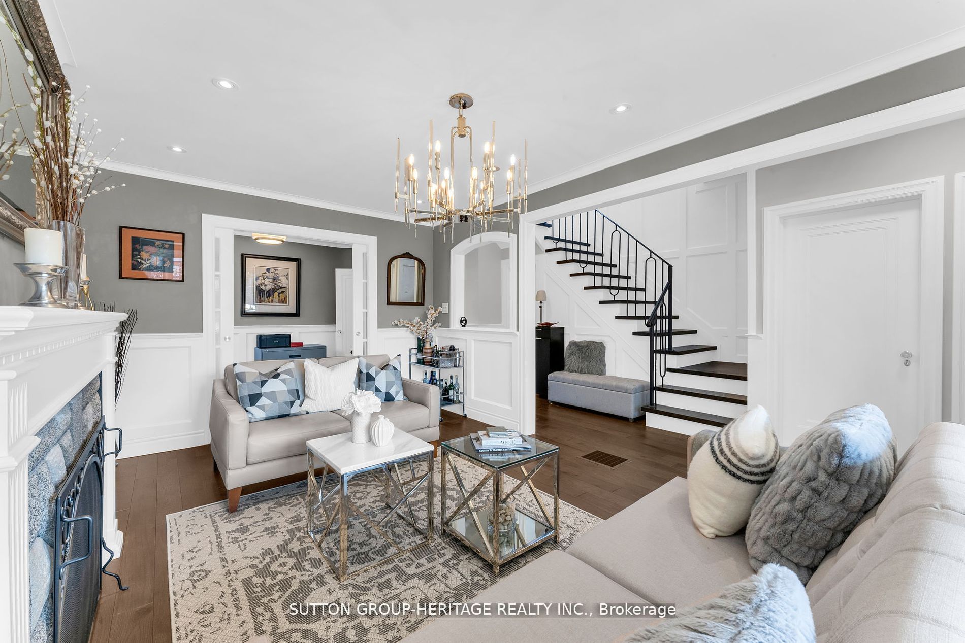 33 Norlong Boulevard