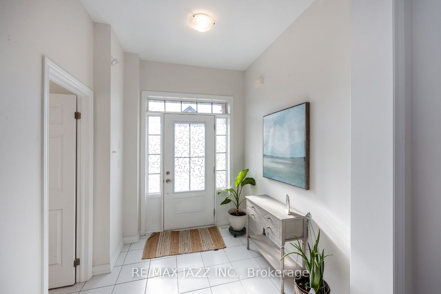 123 Crombie St
