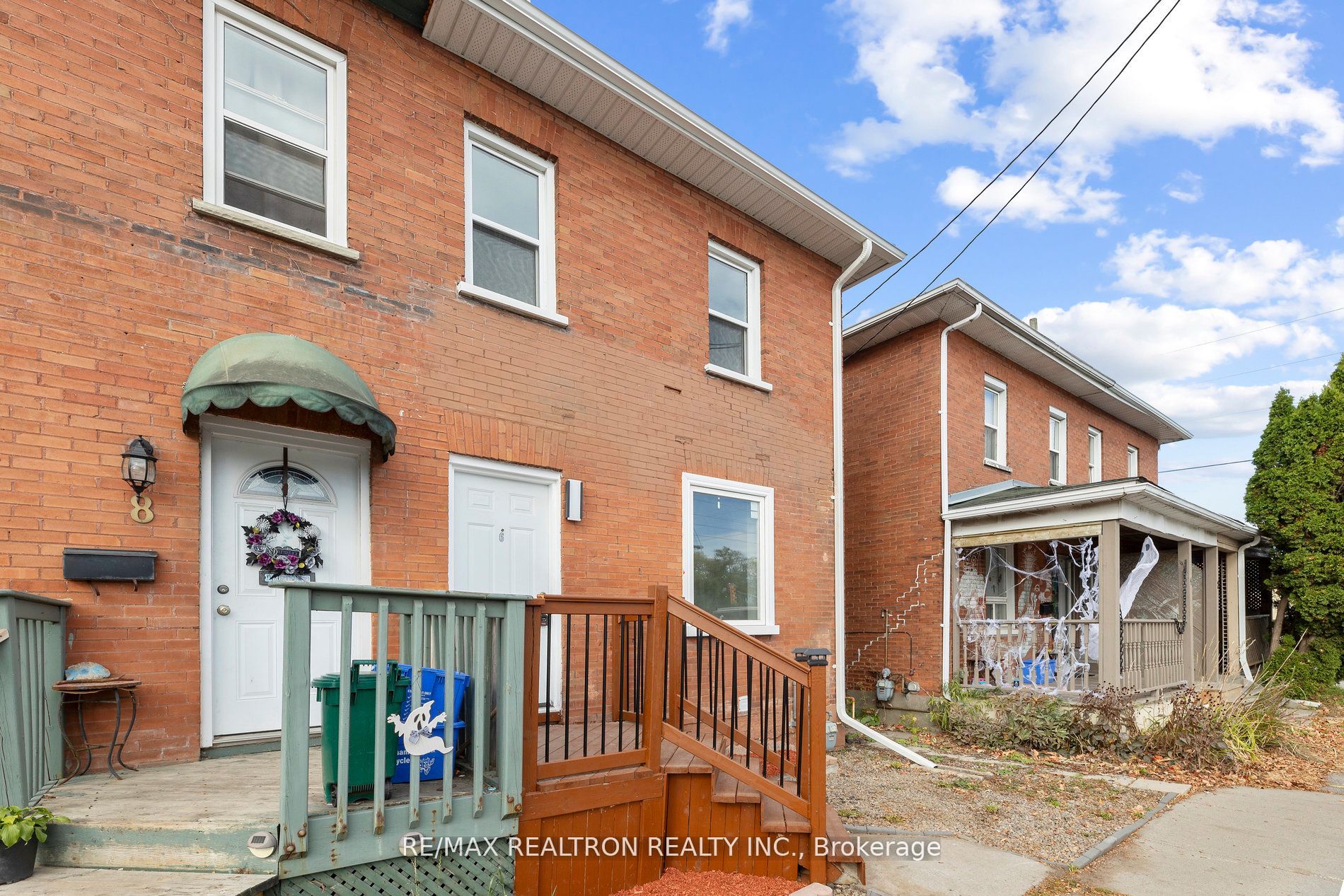 6 Liberty St S