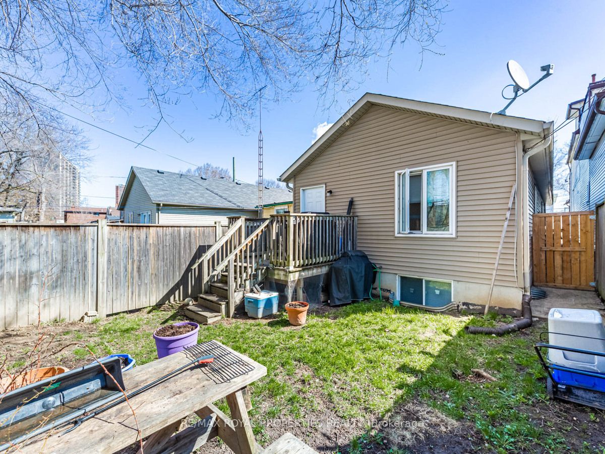 32 St Dunstan Drive