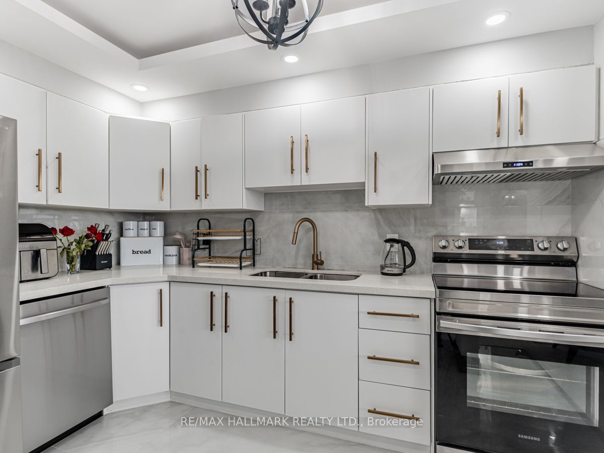 2550 Pharmacy Avenue #1206
