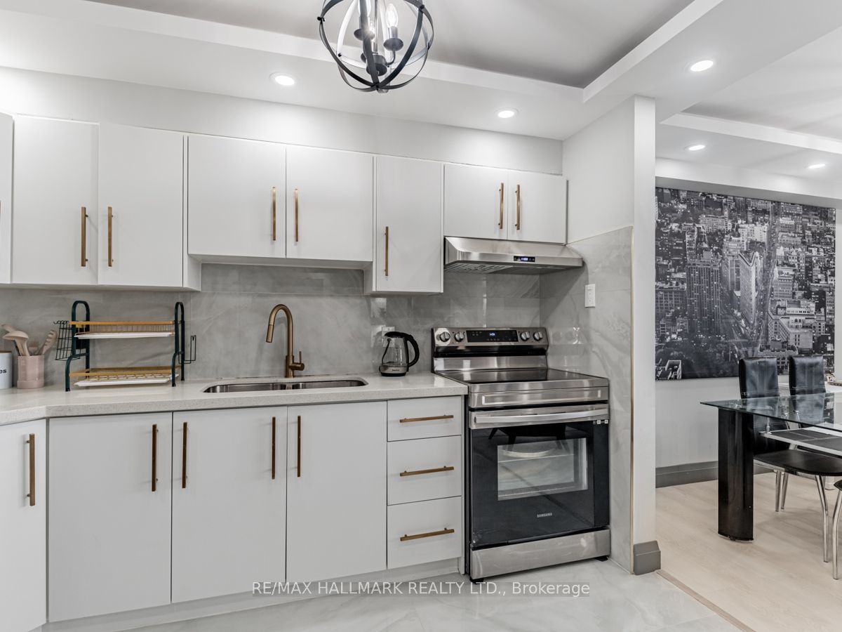 2550 Pharmacy Avenue #1206