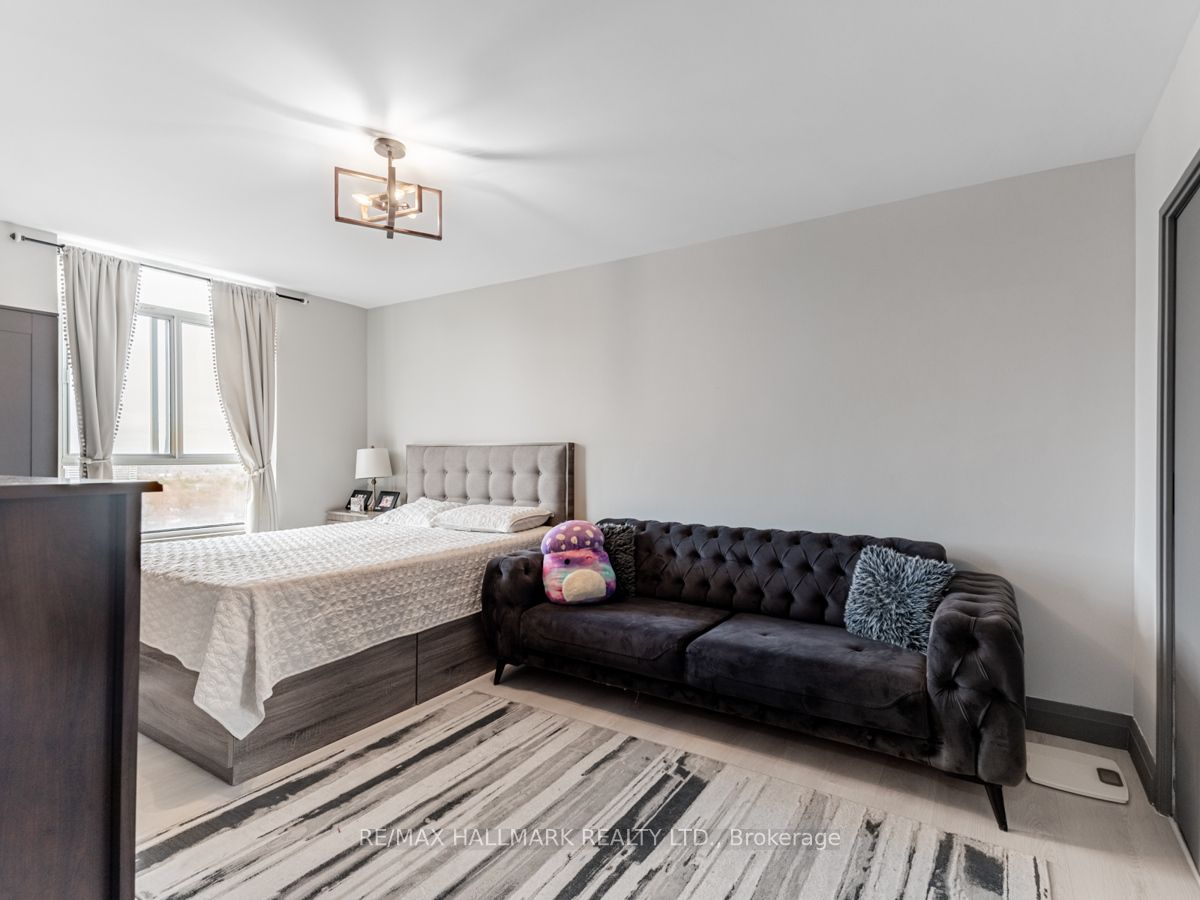 2550 Pharmacy Avenue #1206