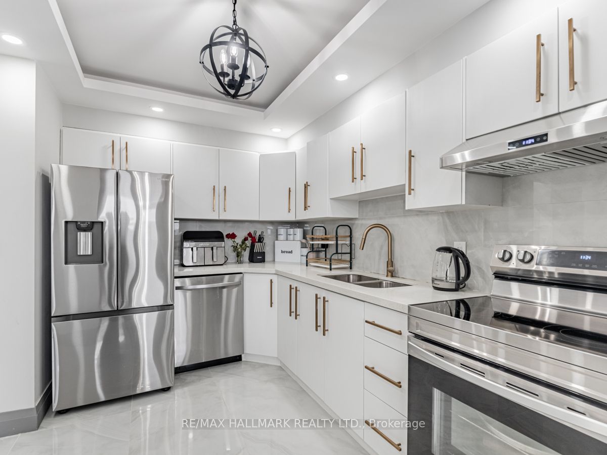 2550 Pharmacy Avenue #1206