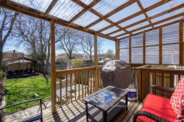 295 Gowan Ave