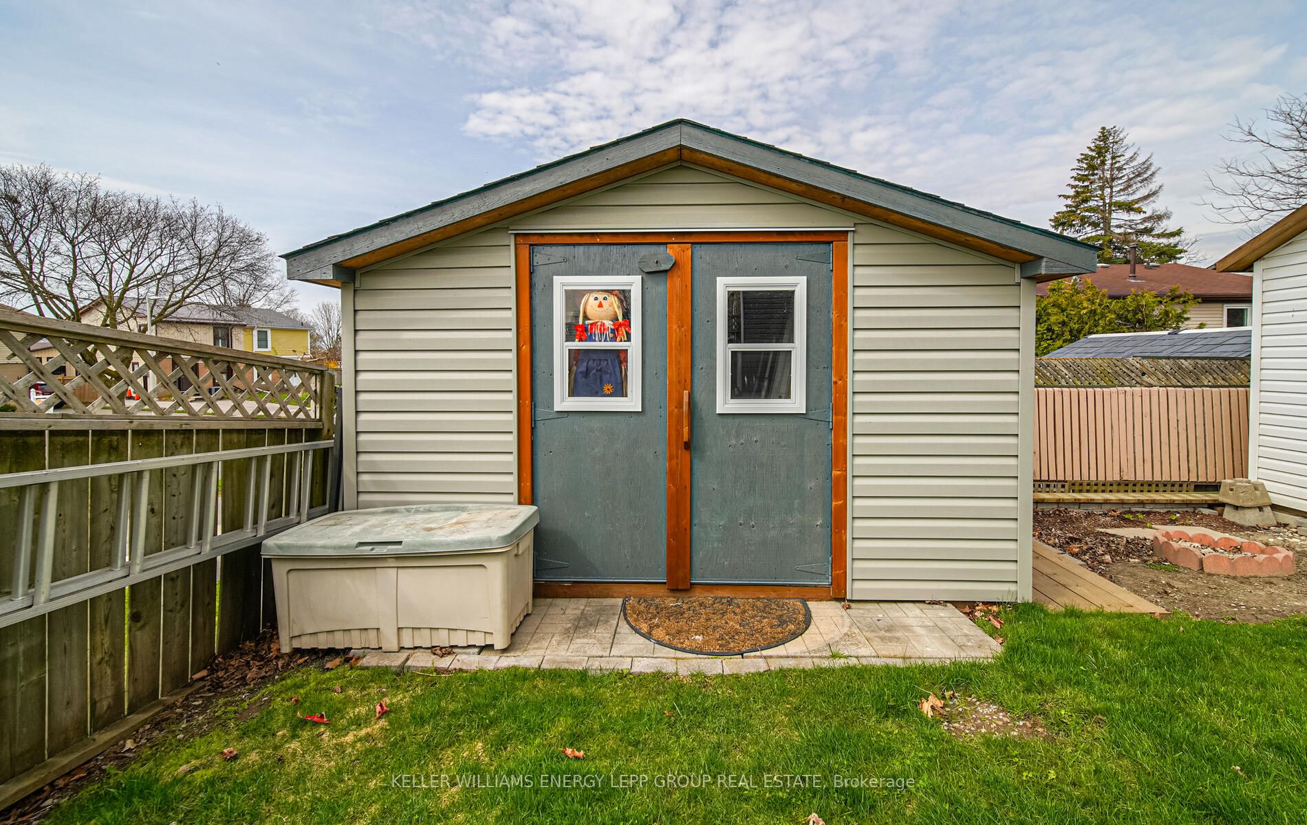 51 Roser Cres