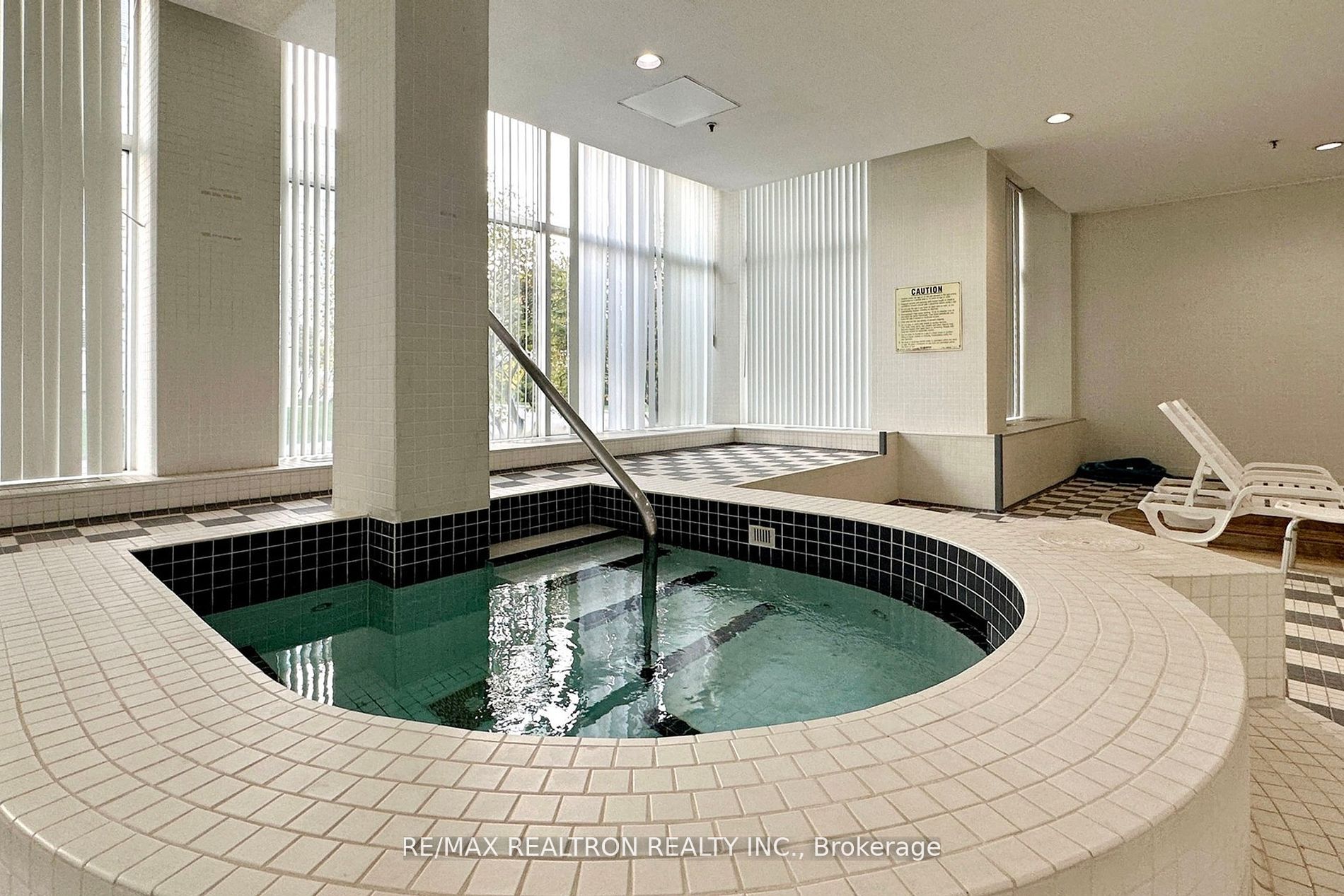 25 Cumberland Lane E, #505