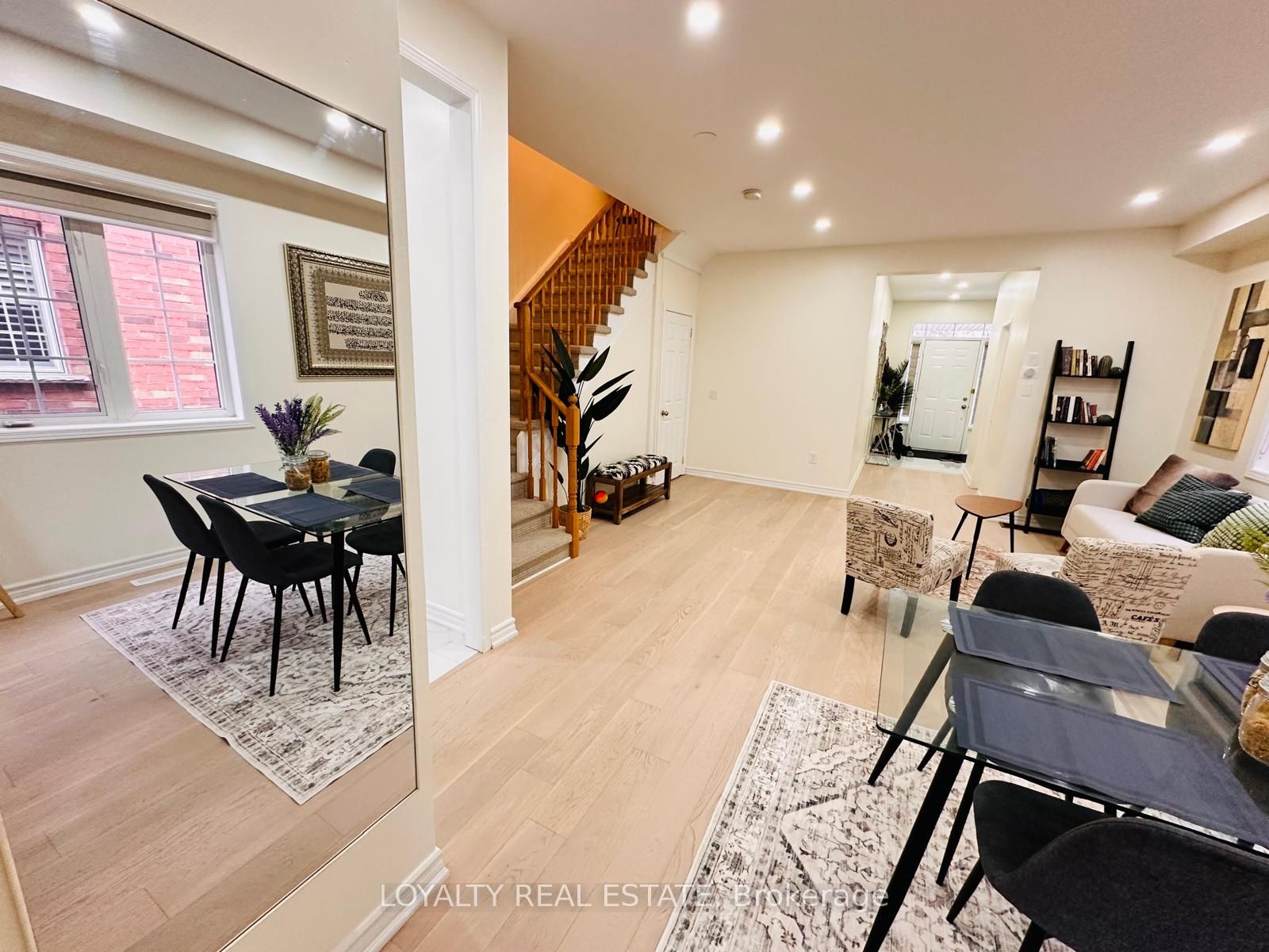 28 Thorp Crescent