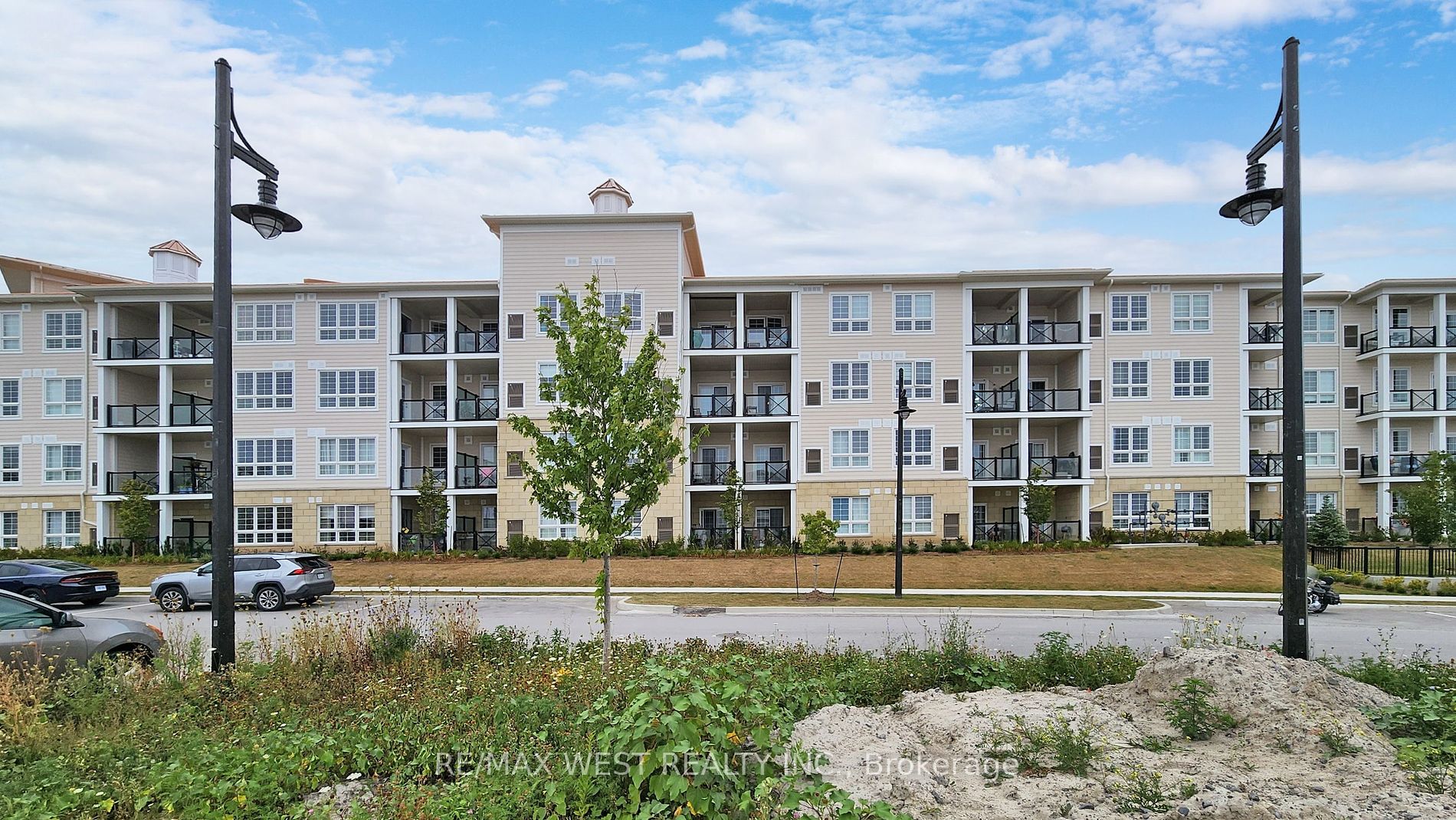 50 Lakebreeze Dr, #118