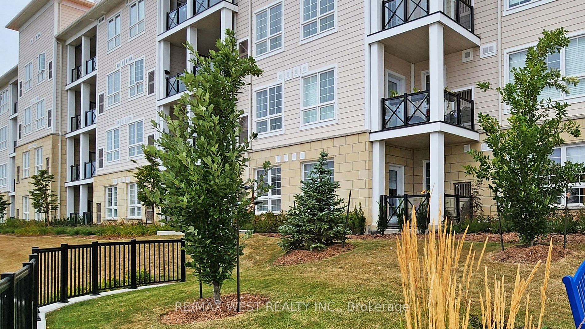 50 Lakebreeze Dr, #118