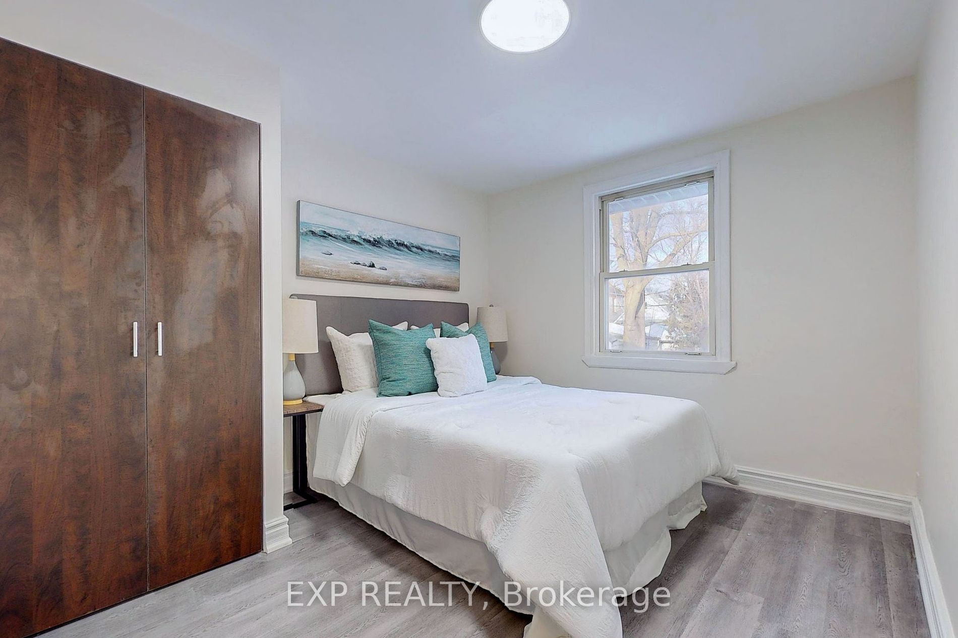 15 Vanbrugh Ave