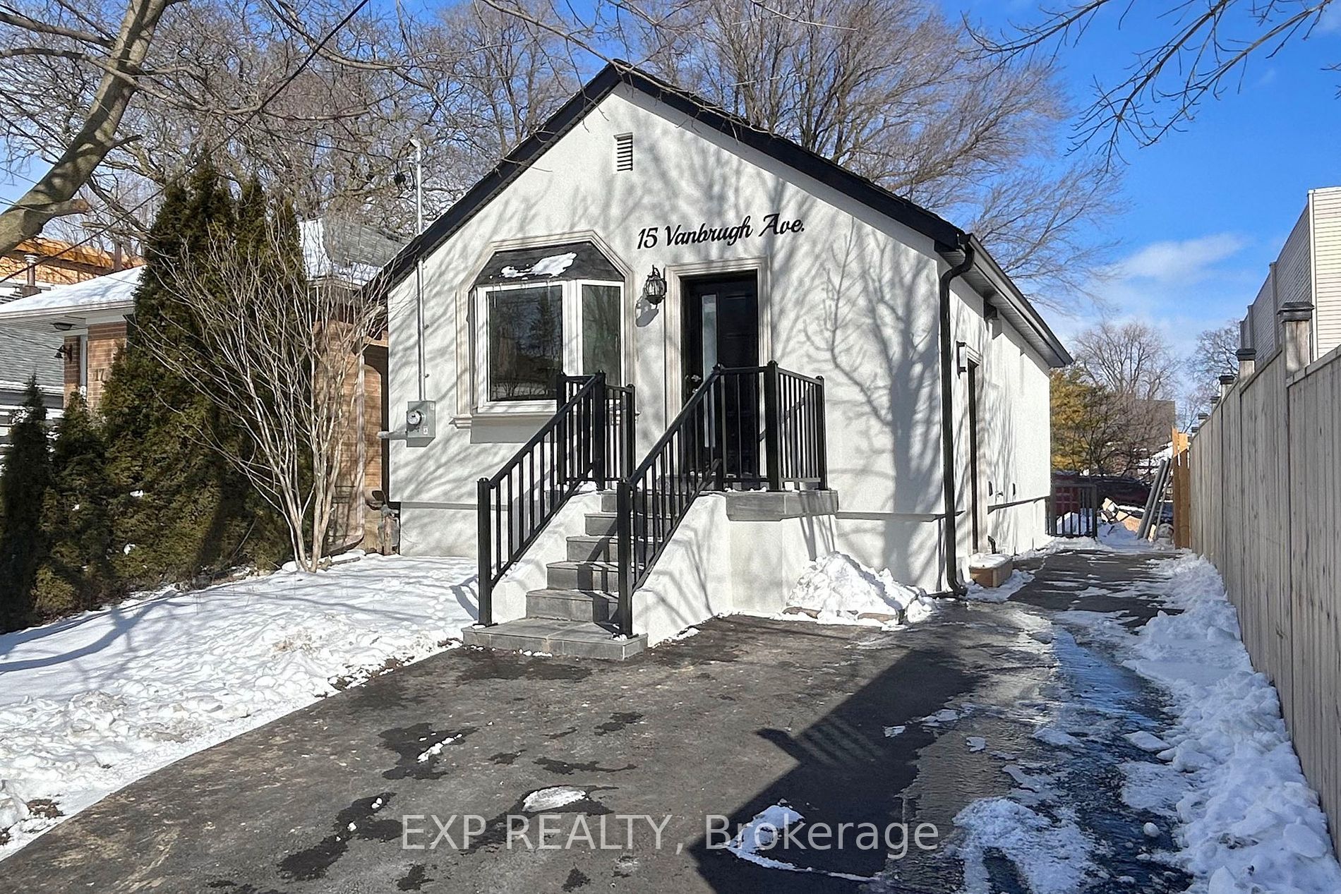 15 Vanbrugh Ave