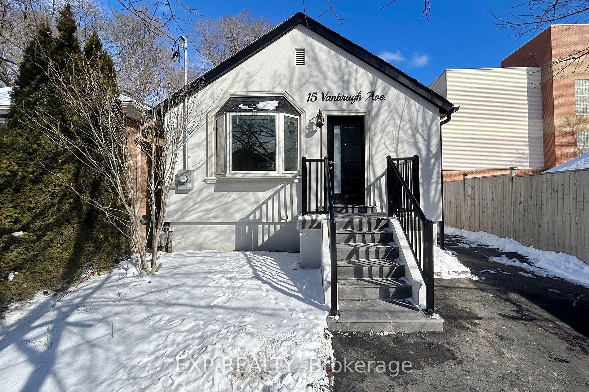 15 Vanbrugh Ave