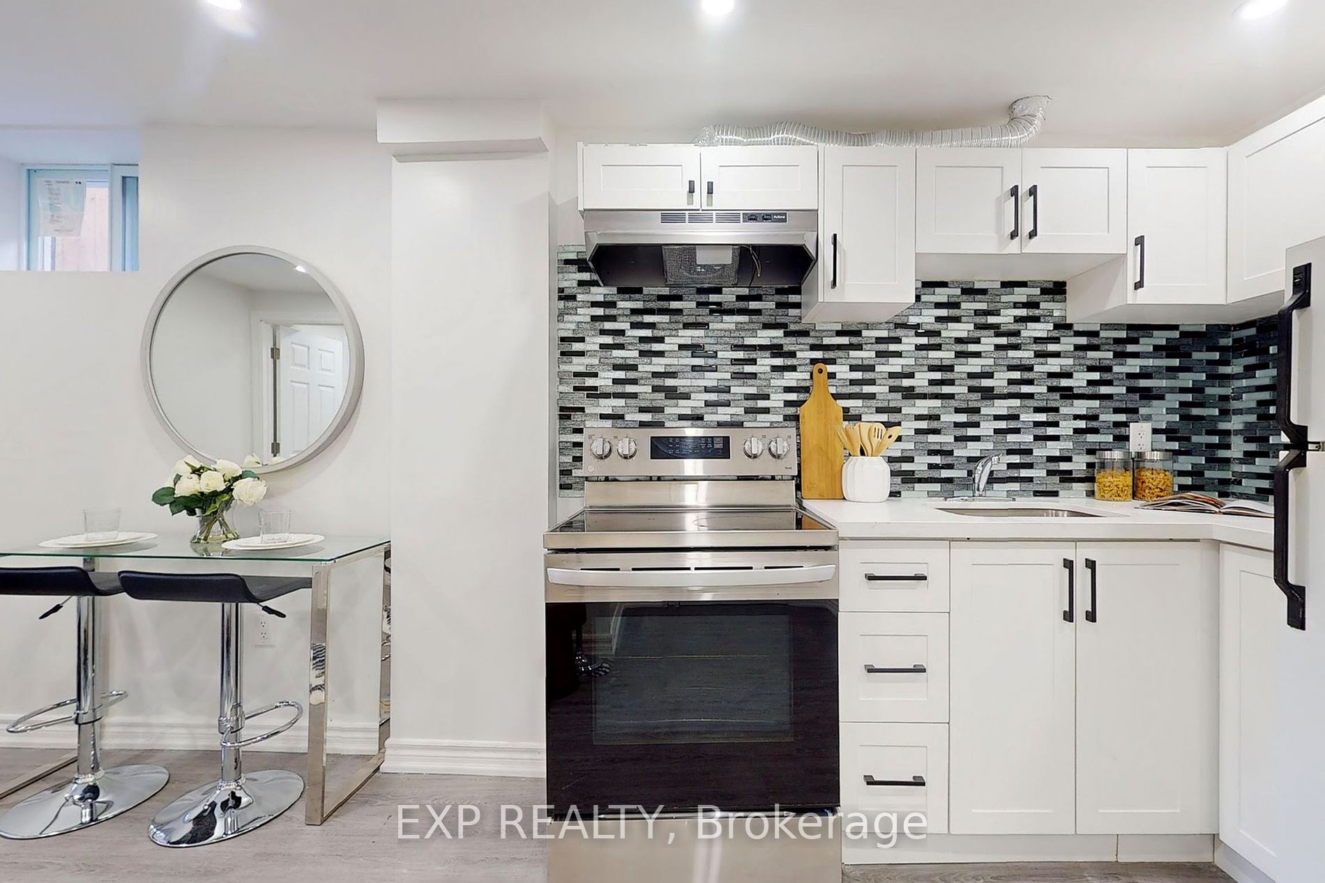 15 Vanbrugh Ave