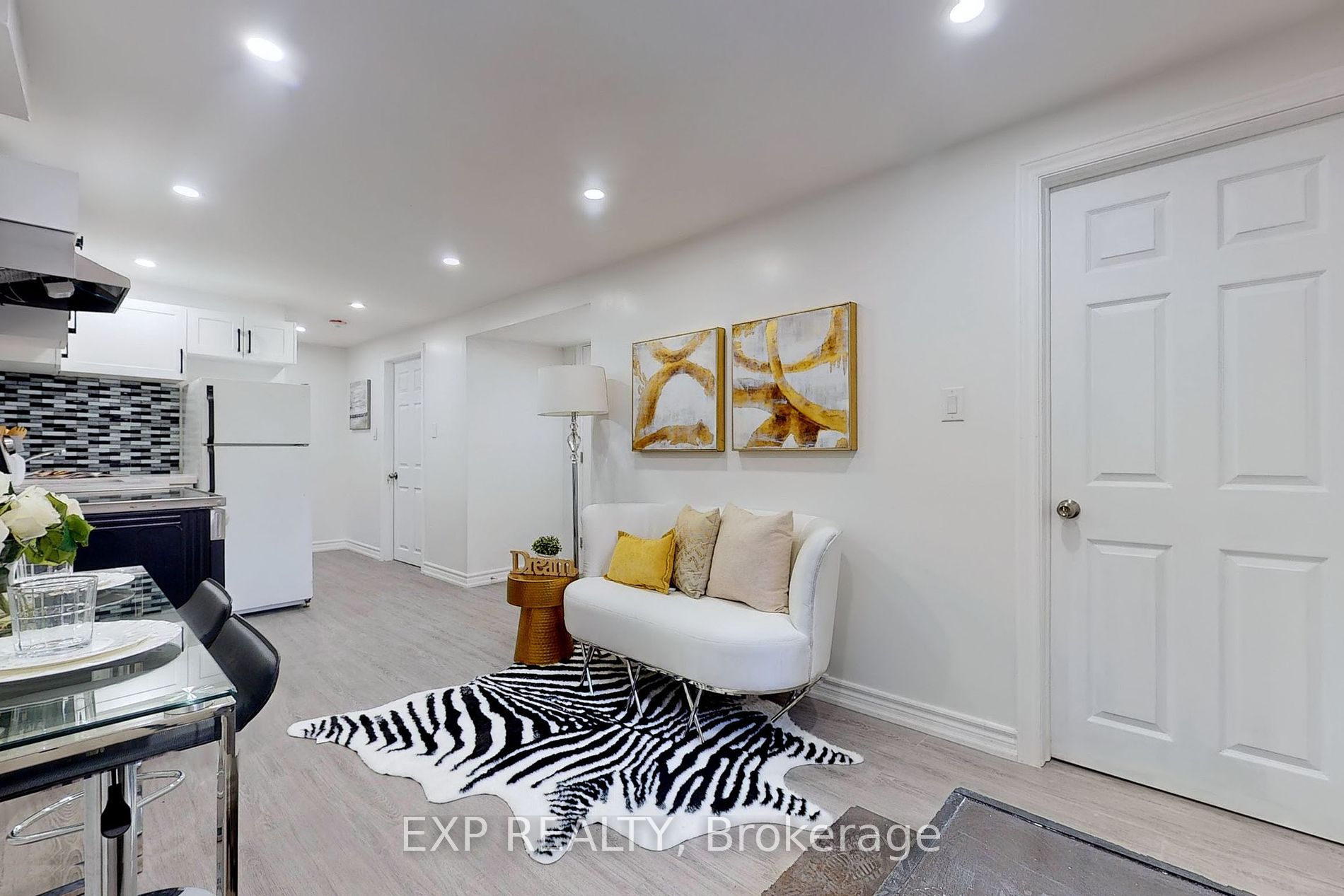 15 Vanbrugh Ave