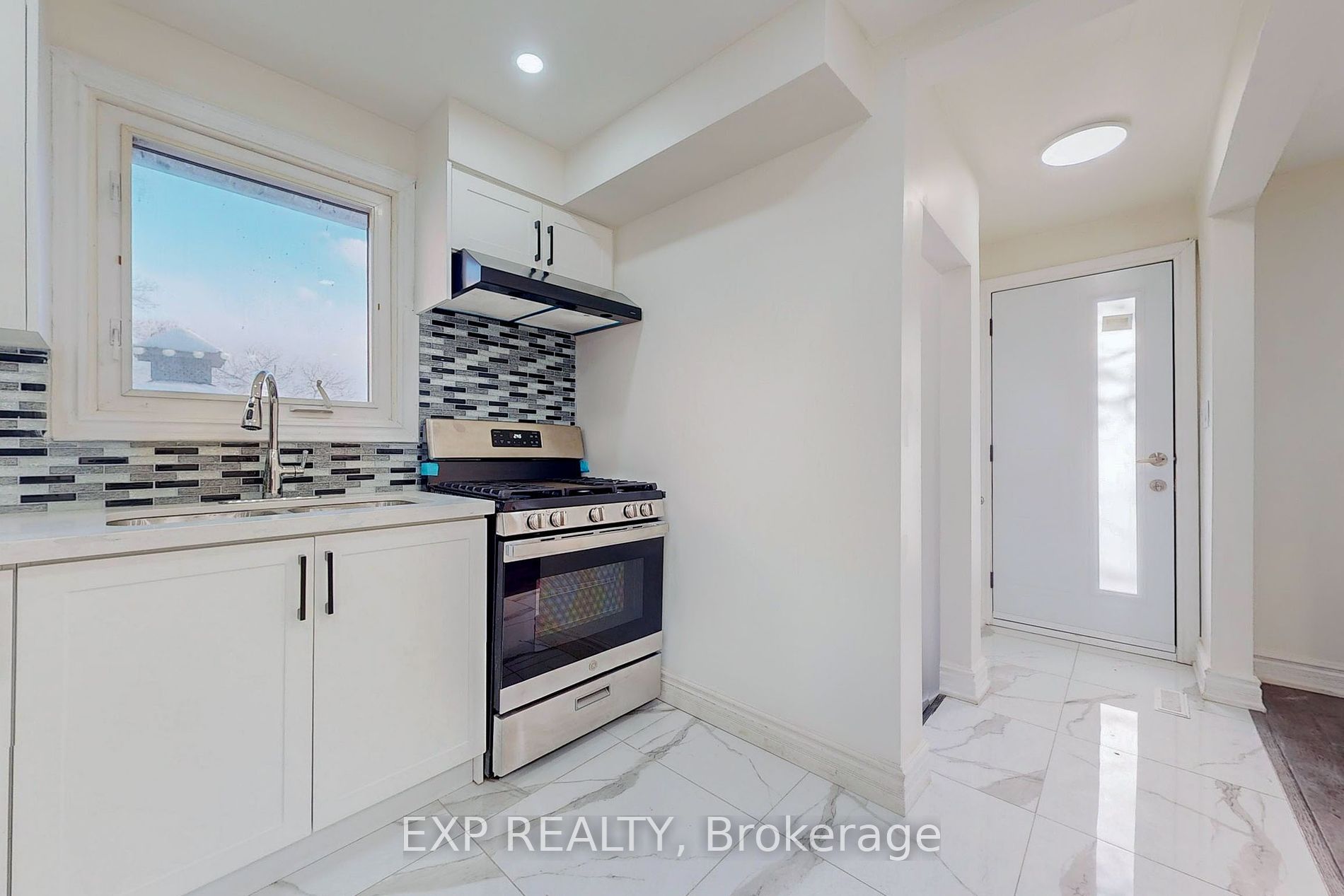 15 Vanbrugh Ave