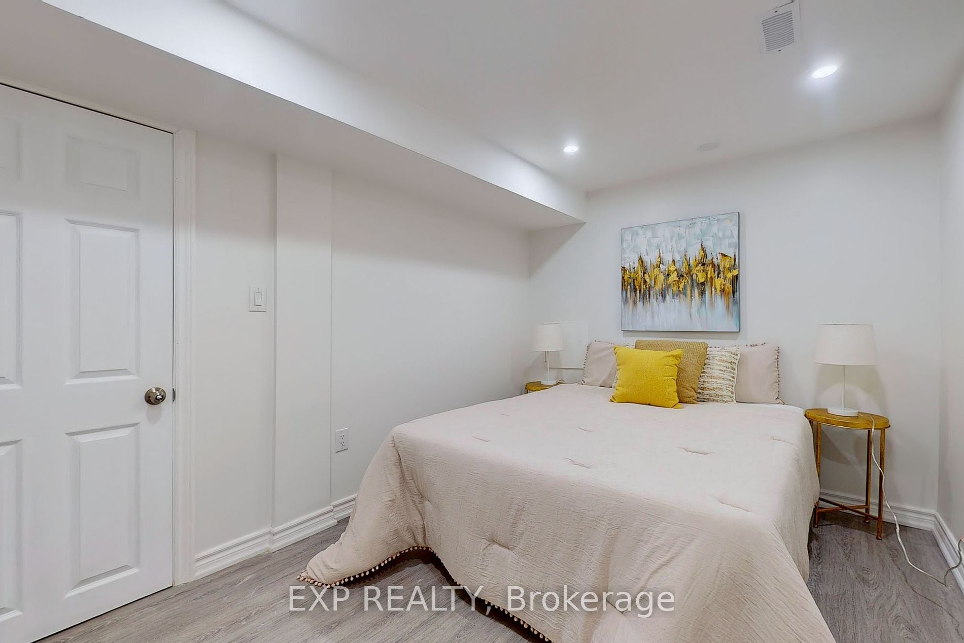 15 Vanbrugh Ave