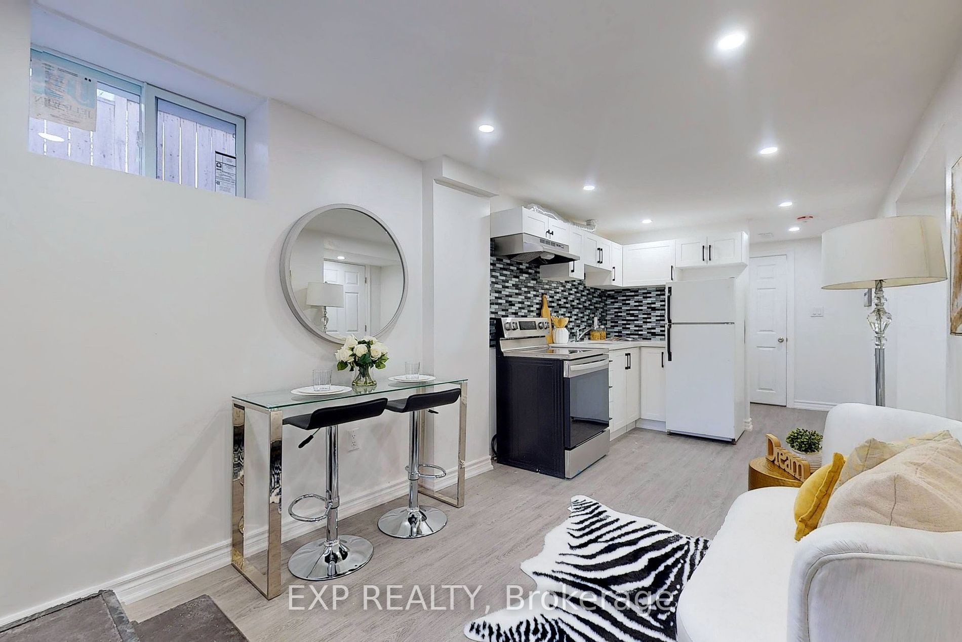 15 Vanbrugh Ave