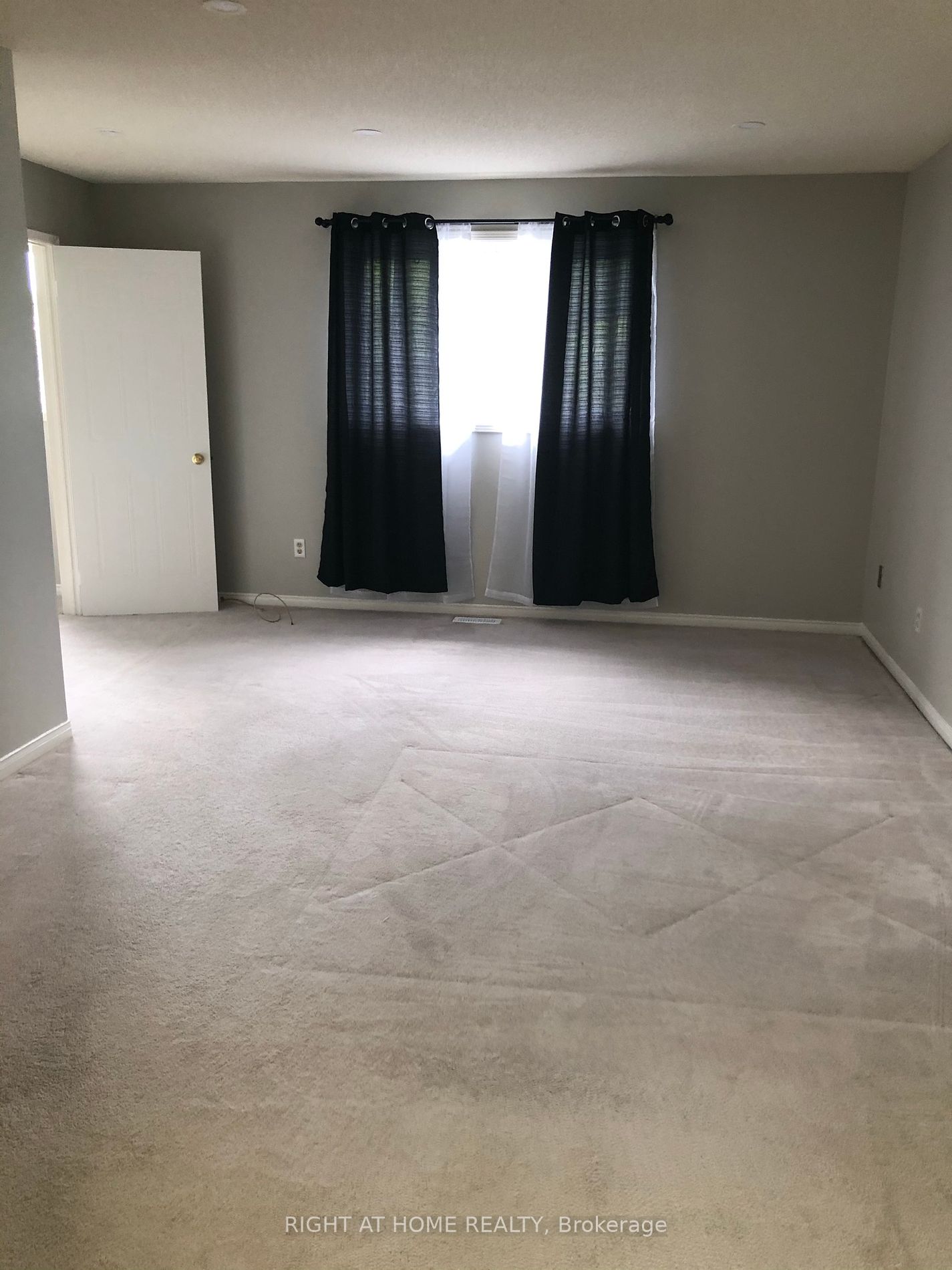 60 Cluett Dr