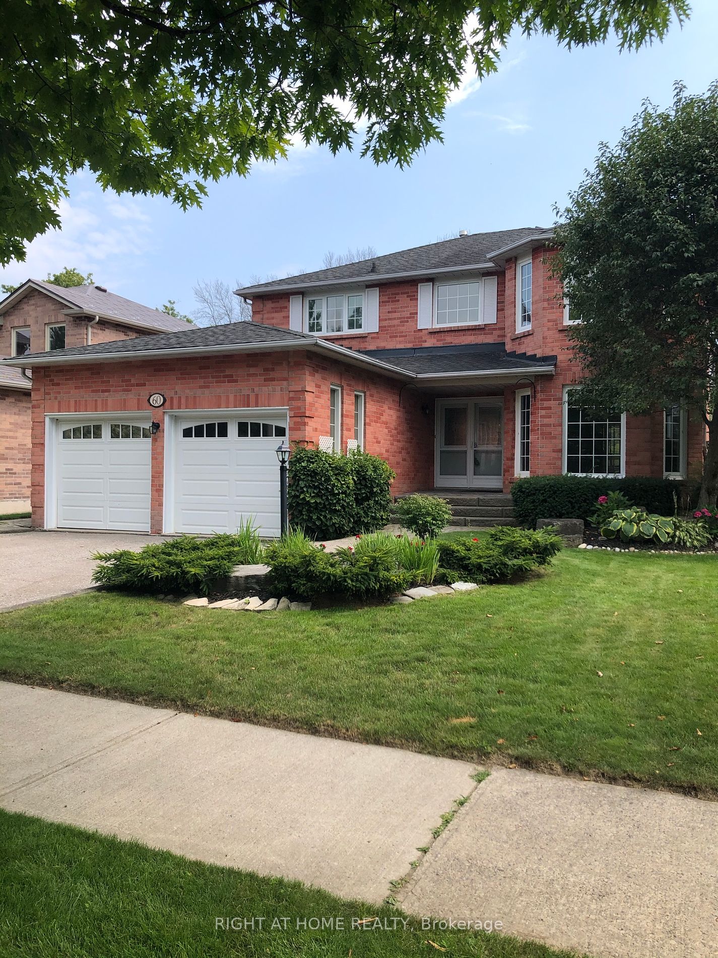 60 Cluett Dr