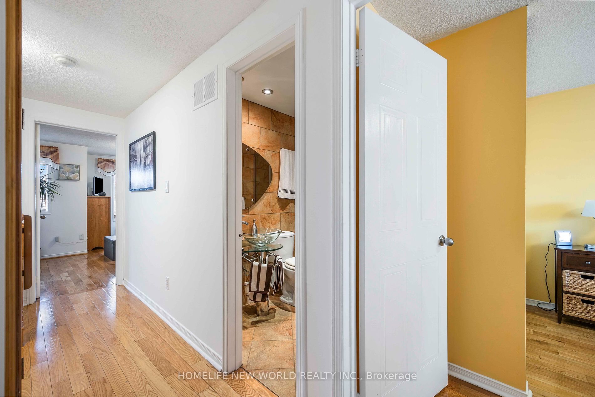 48 Mccullock Cres