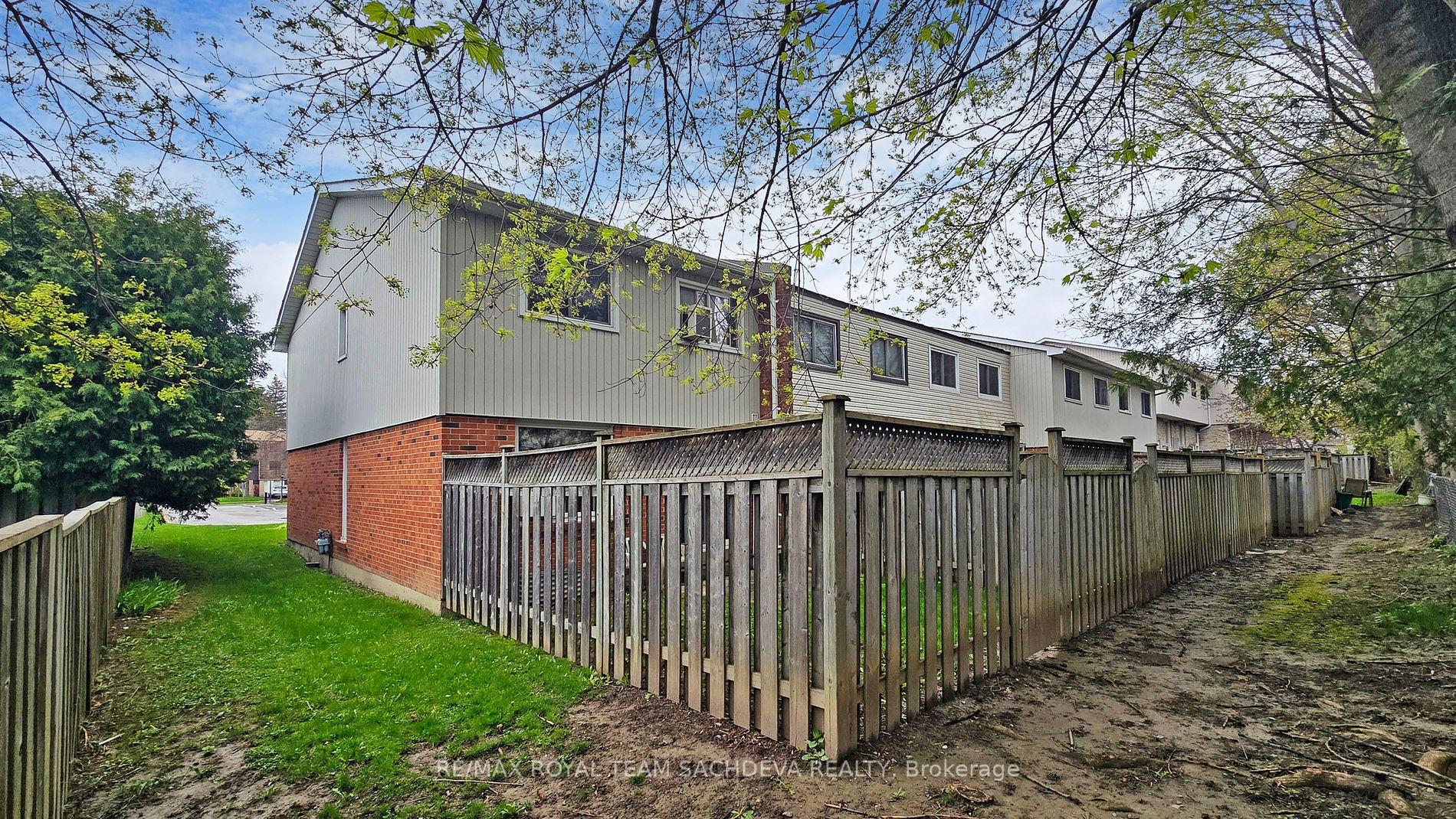 1975 Rosefield Road, #106