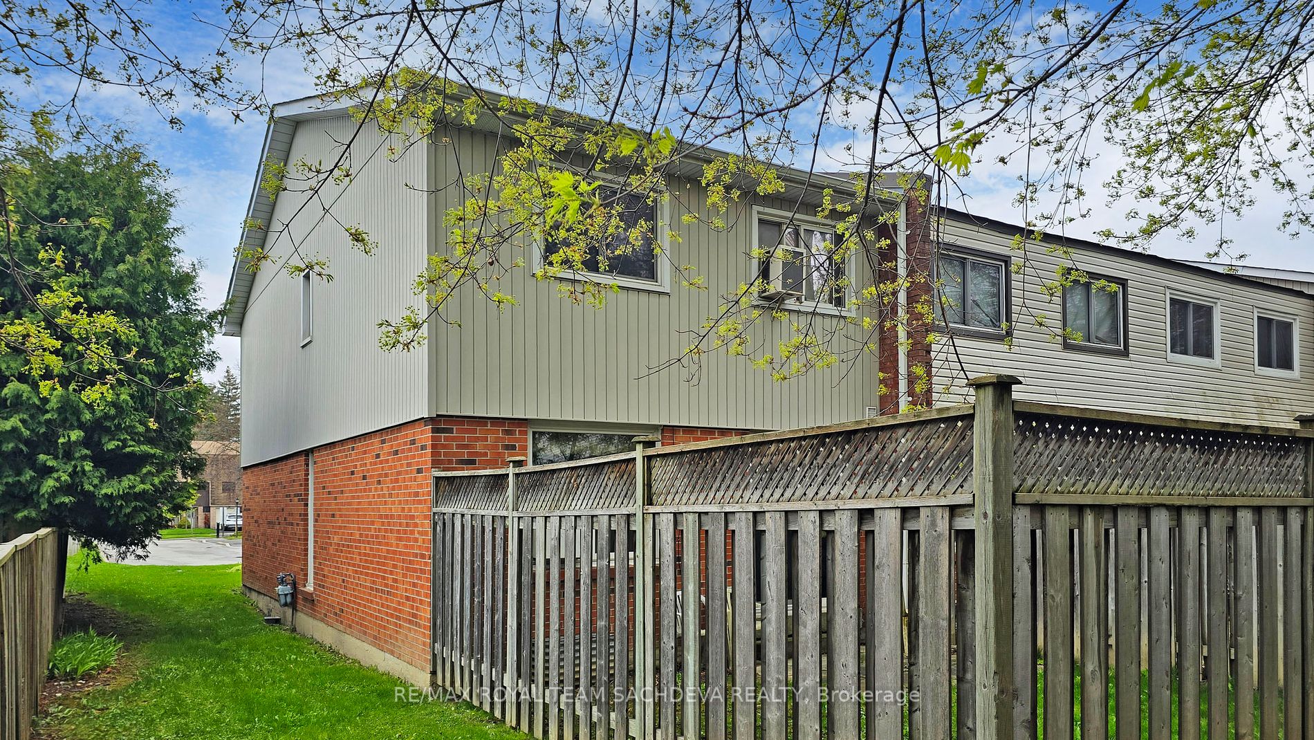 1975 Rosefield Road, #106