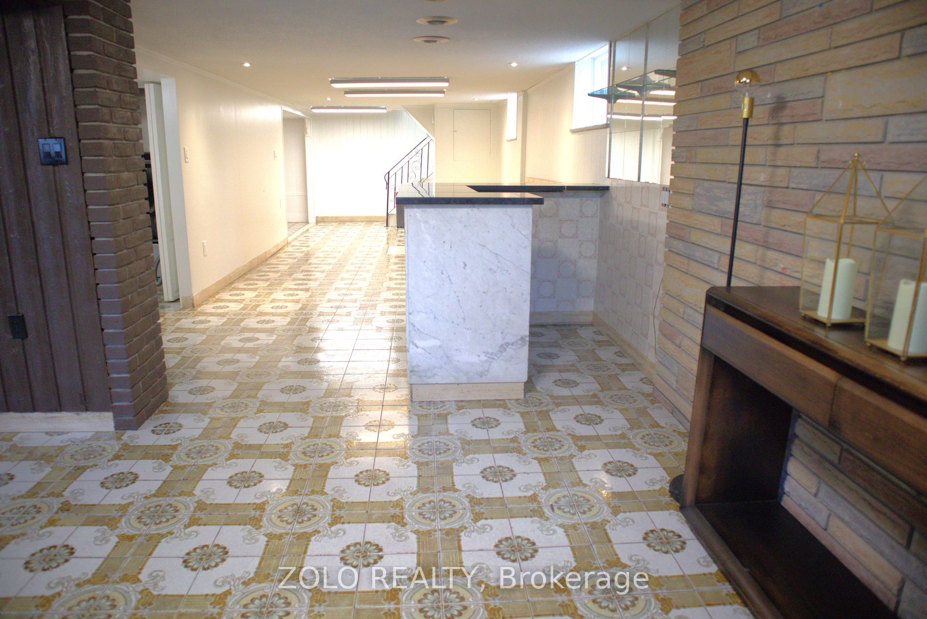 1255 Warden Ave