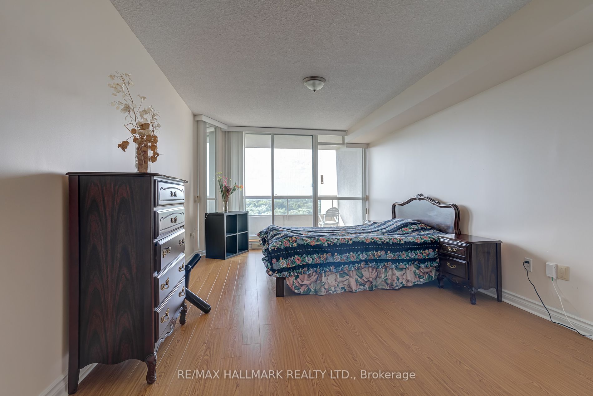 168 Bonis Ave, #1507
