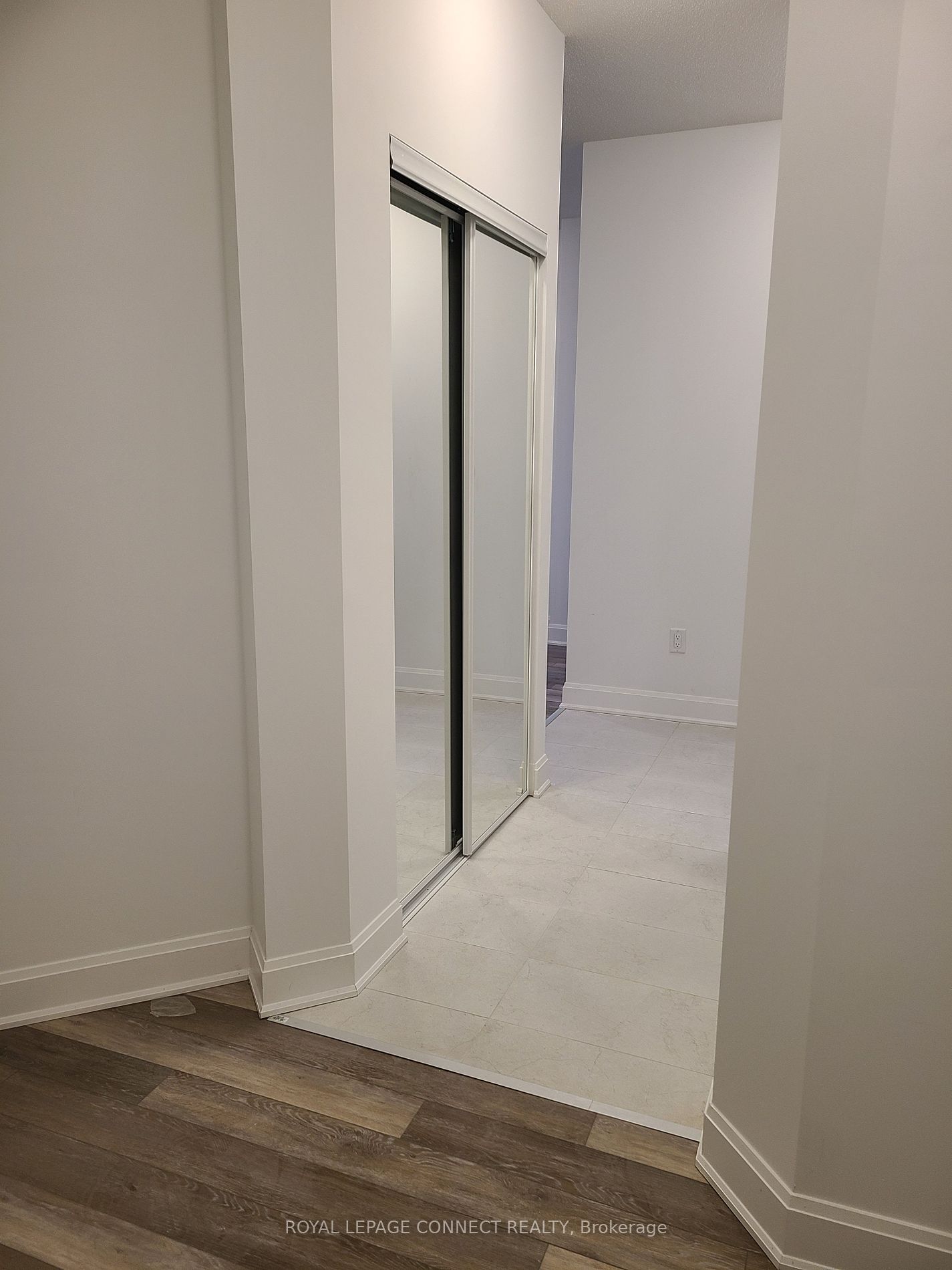 50 Lakebreeze Drive, #129