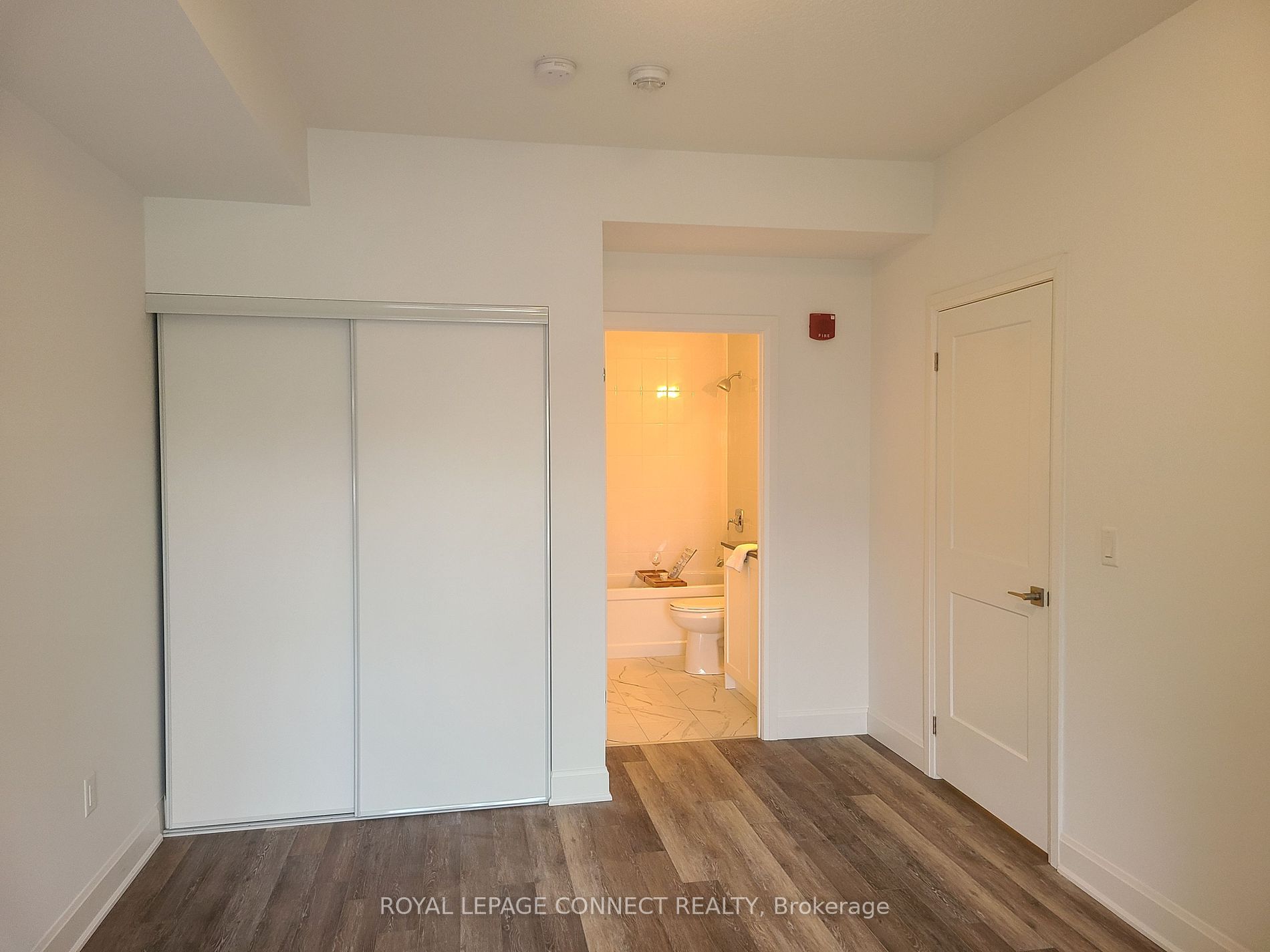 50 Lakebreeze Drive, #129