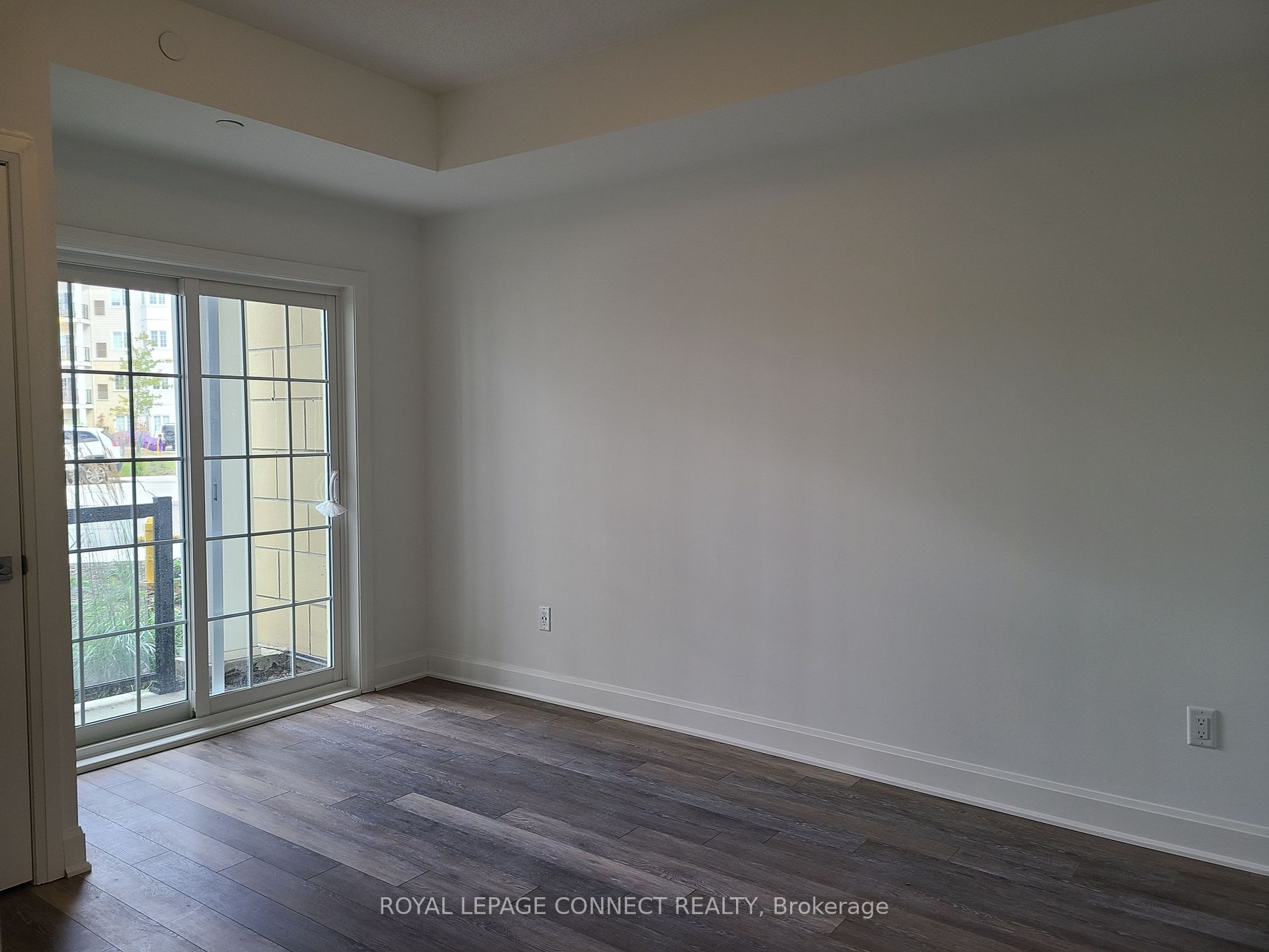 50 Lakebreeze Drive, #129