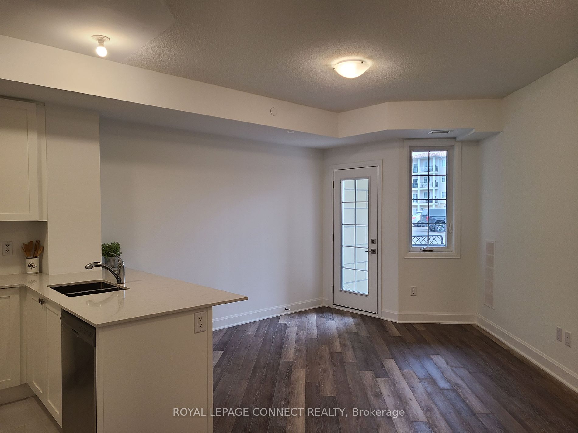 50 Lakebreeze Drive, #129