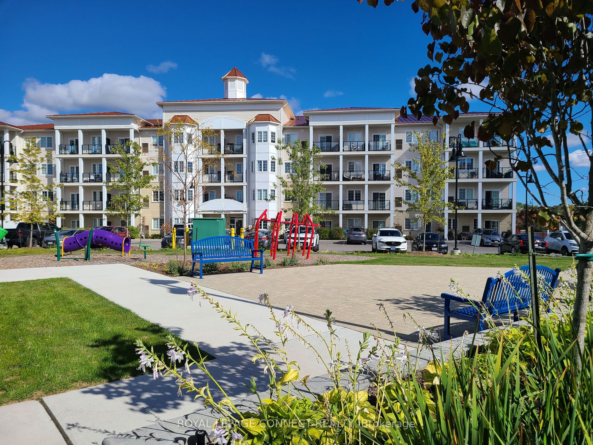 50 Lakebreeze Drive, #129