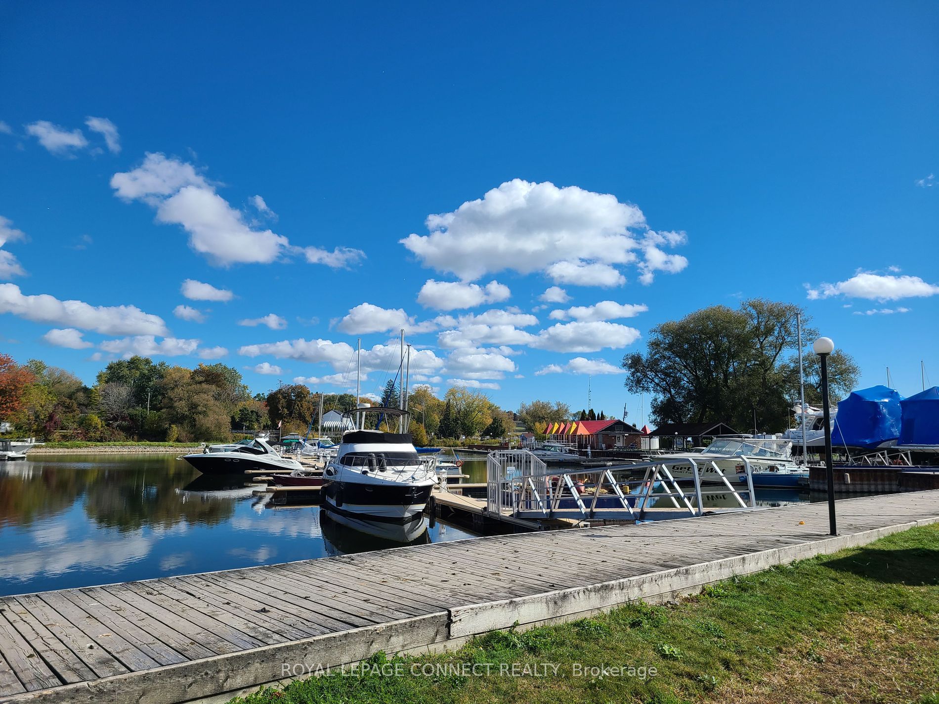 50 Lakebreeze Drive, #129