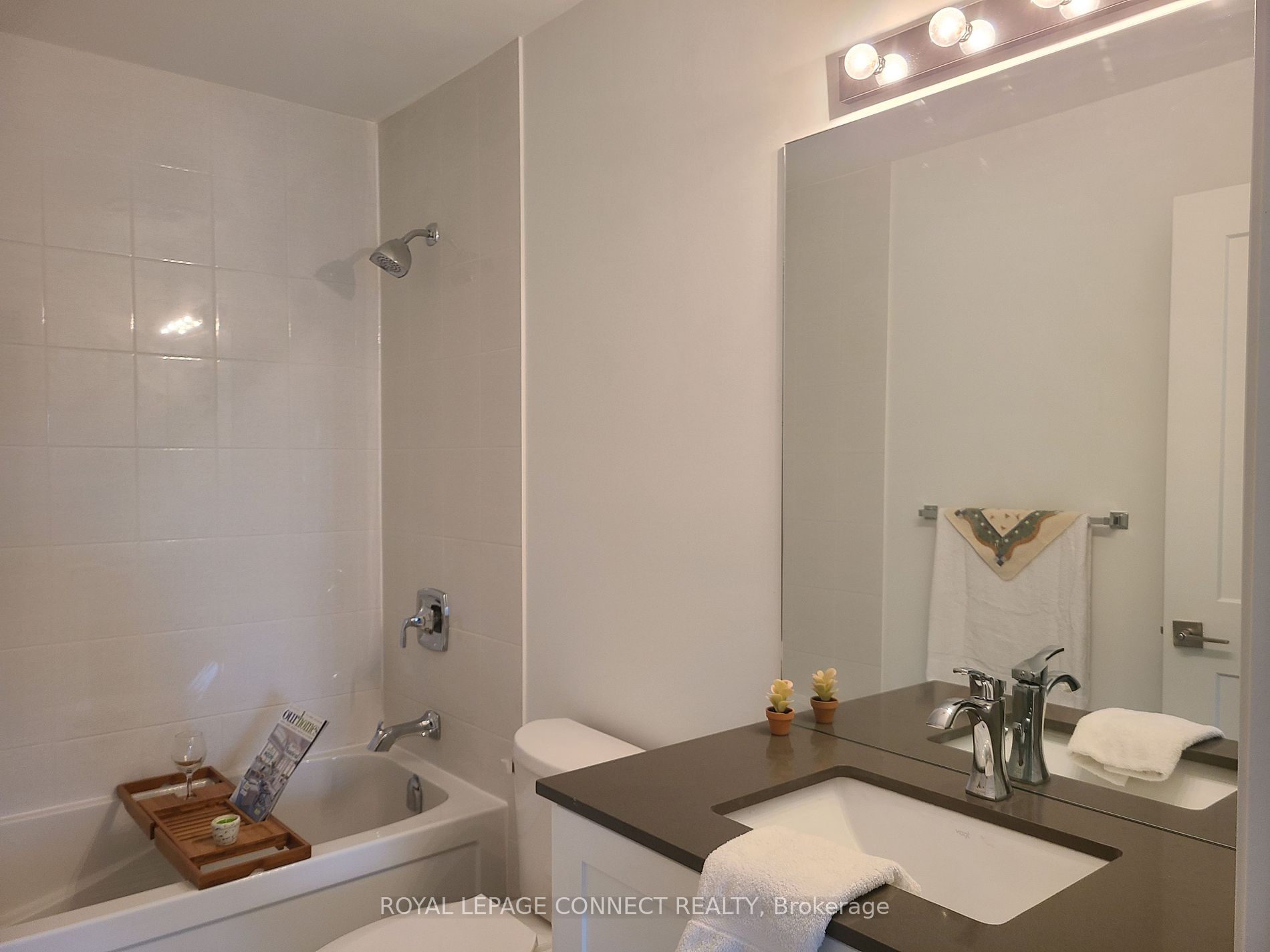 50 Lakebreeze Drive, #129