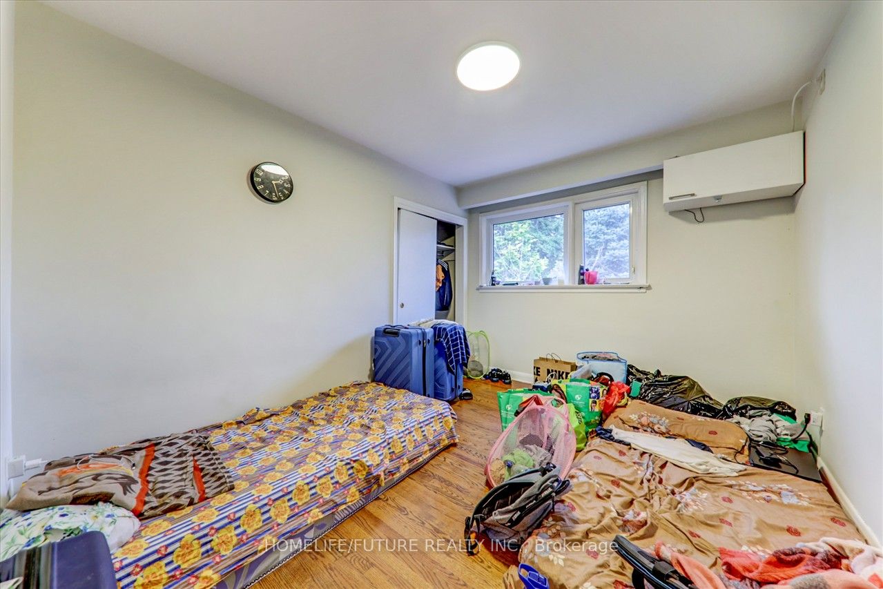8 Bonacres Avenue