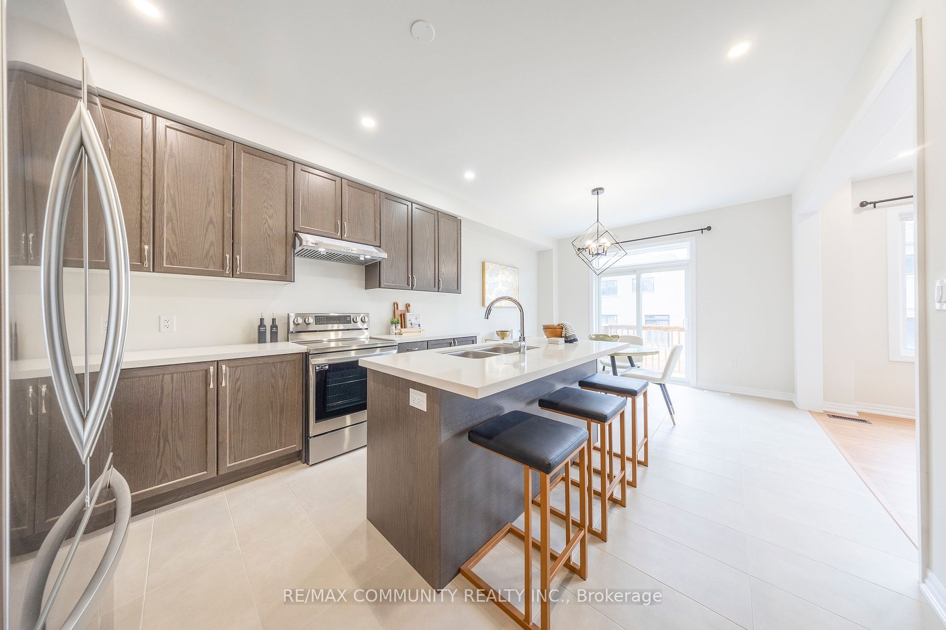 11 Northrop Avenue