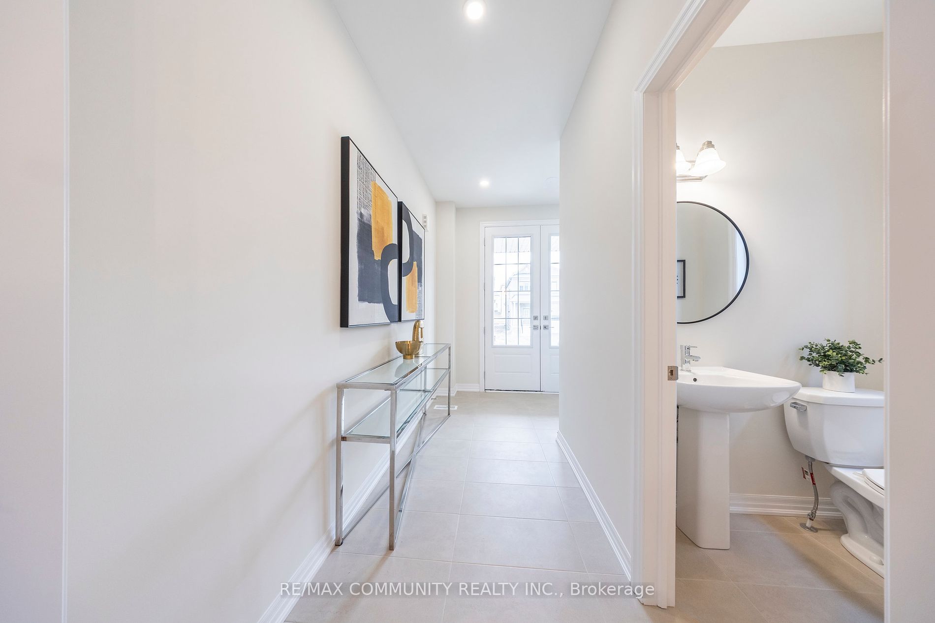11 Northrop Avenue